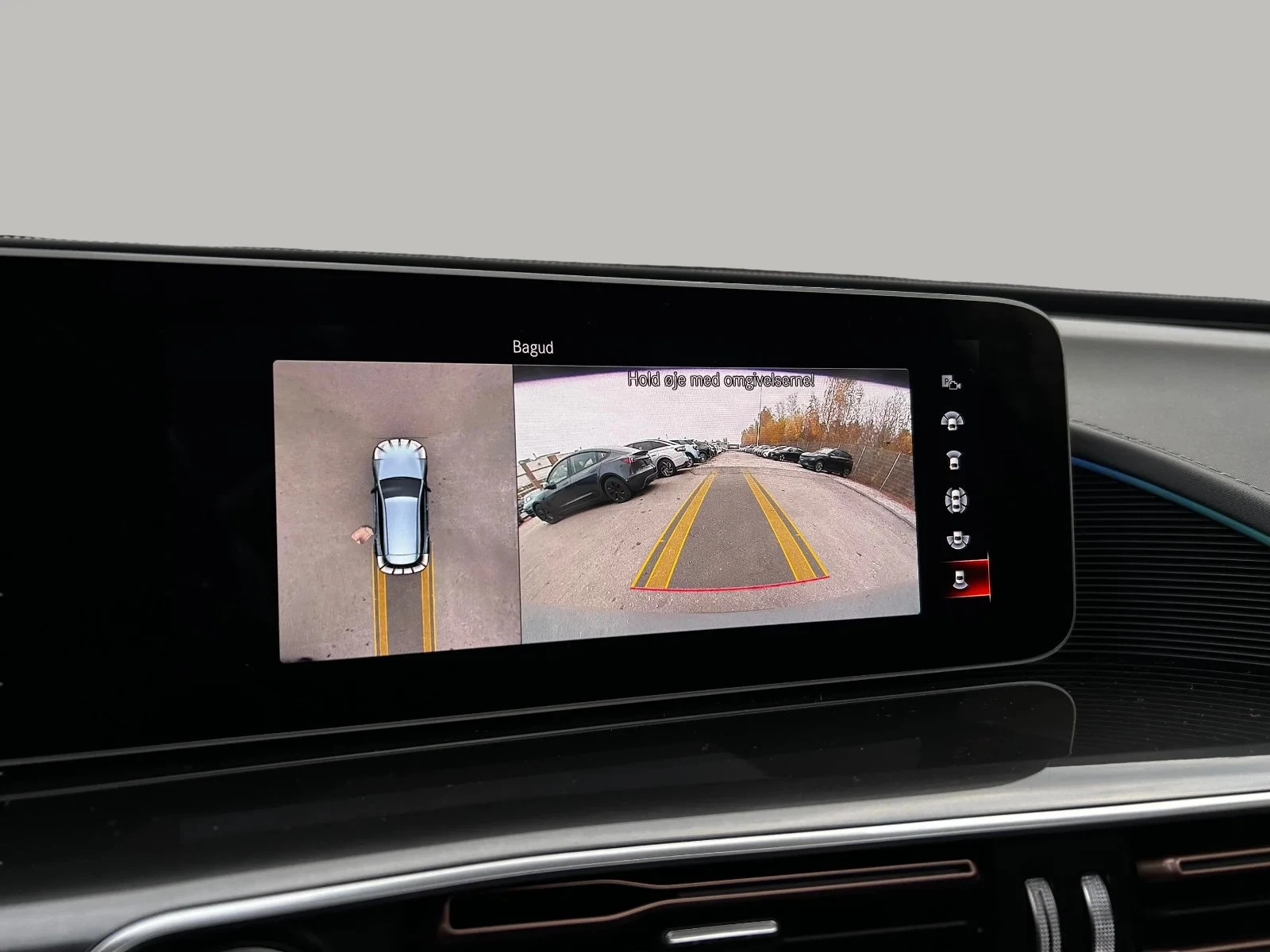 Mercedes-Benz-EQC-image-16