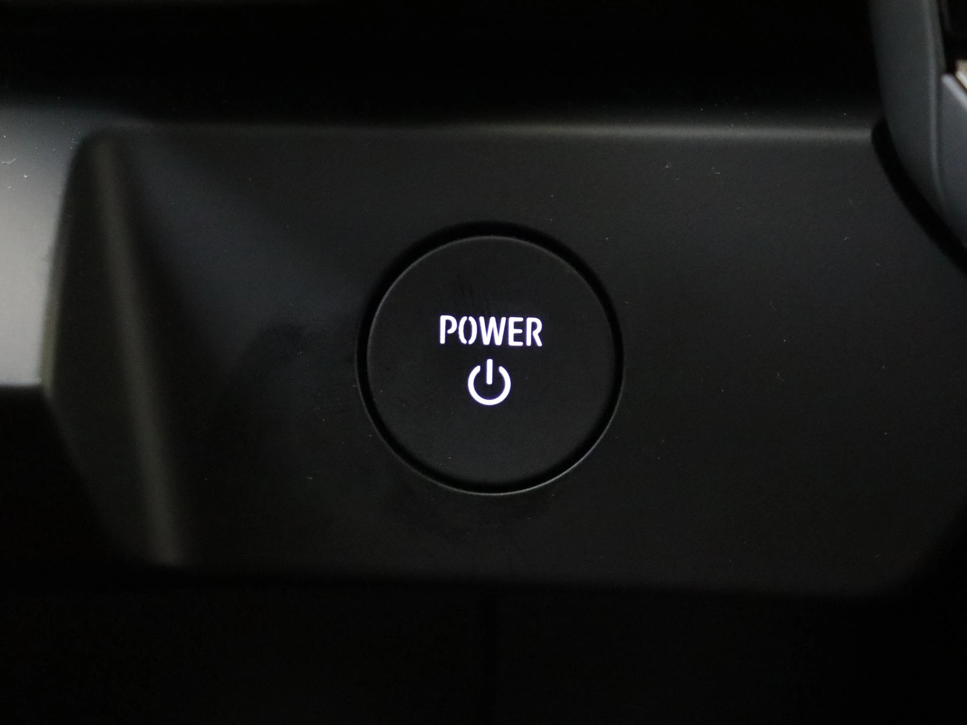 Renault-Megane E-Tech-image-23