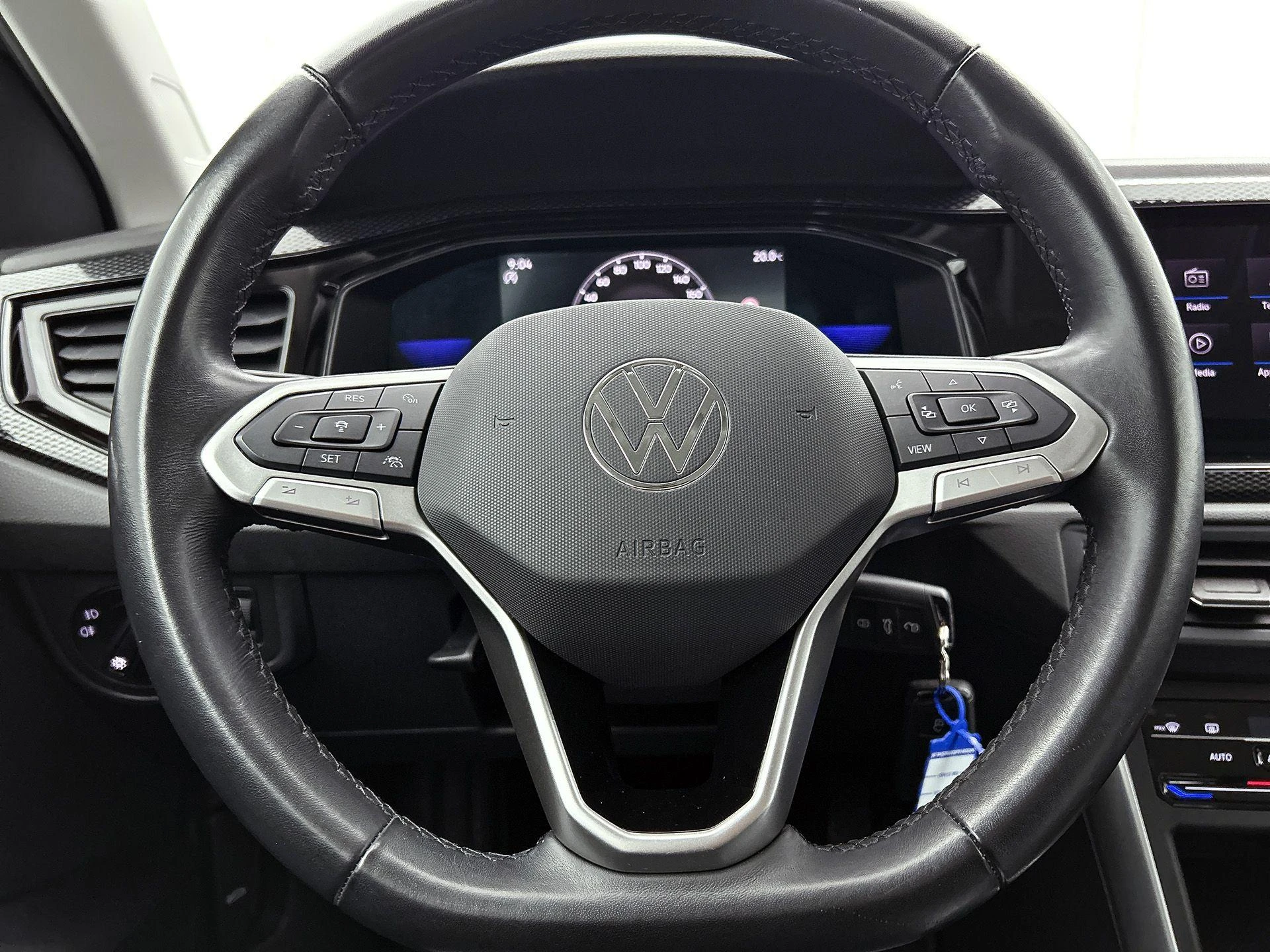 Volkswagen-Polo-image-27