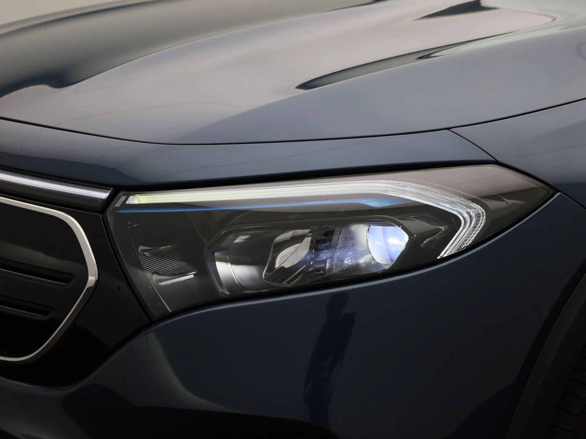 Mercedes-Benz-EQB-image-15