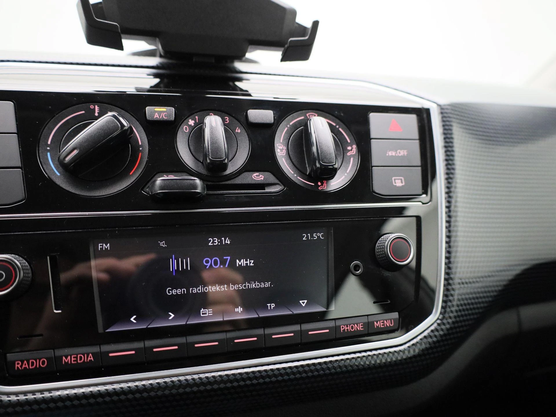Volkswagen-up!-image-13