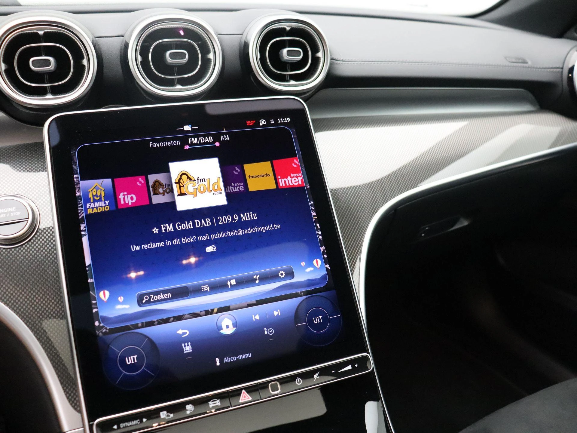 Mercedes-Benz-C-Klasse-image-16