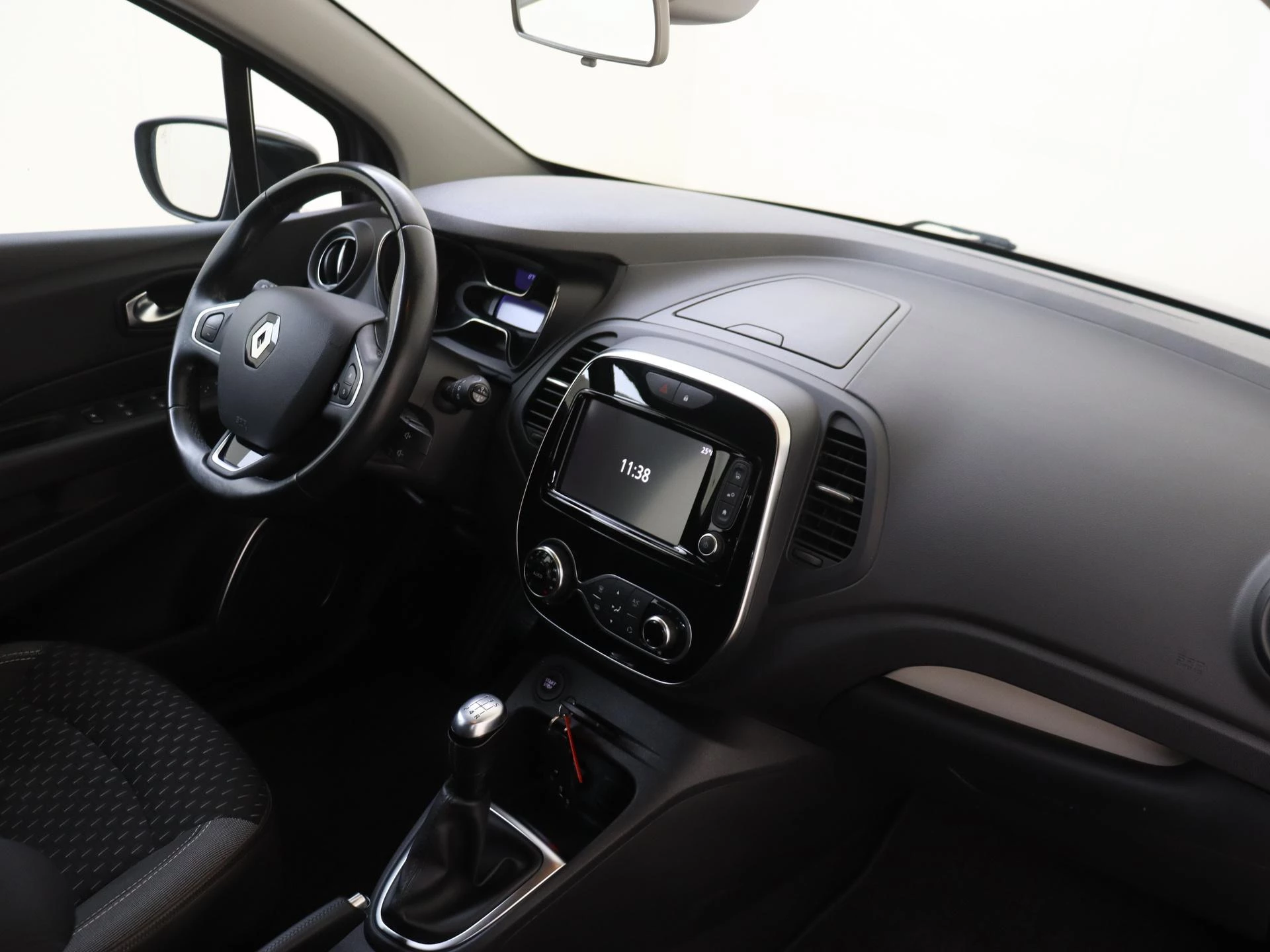 Renault-Captur-image-4