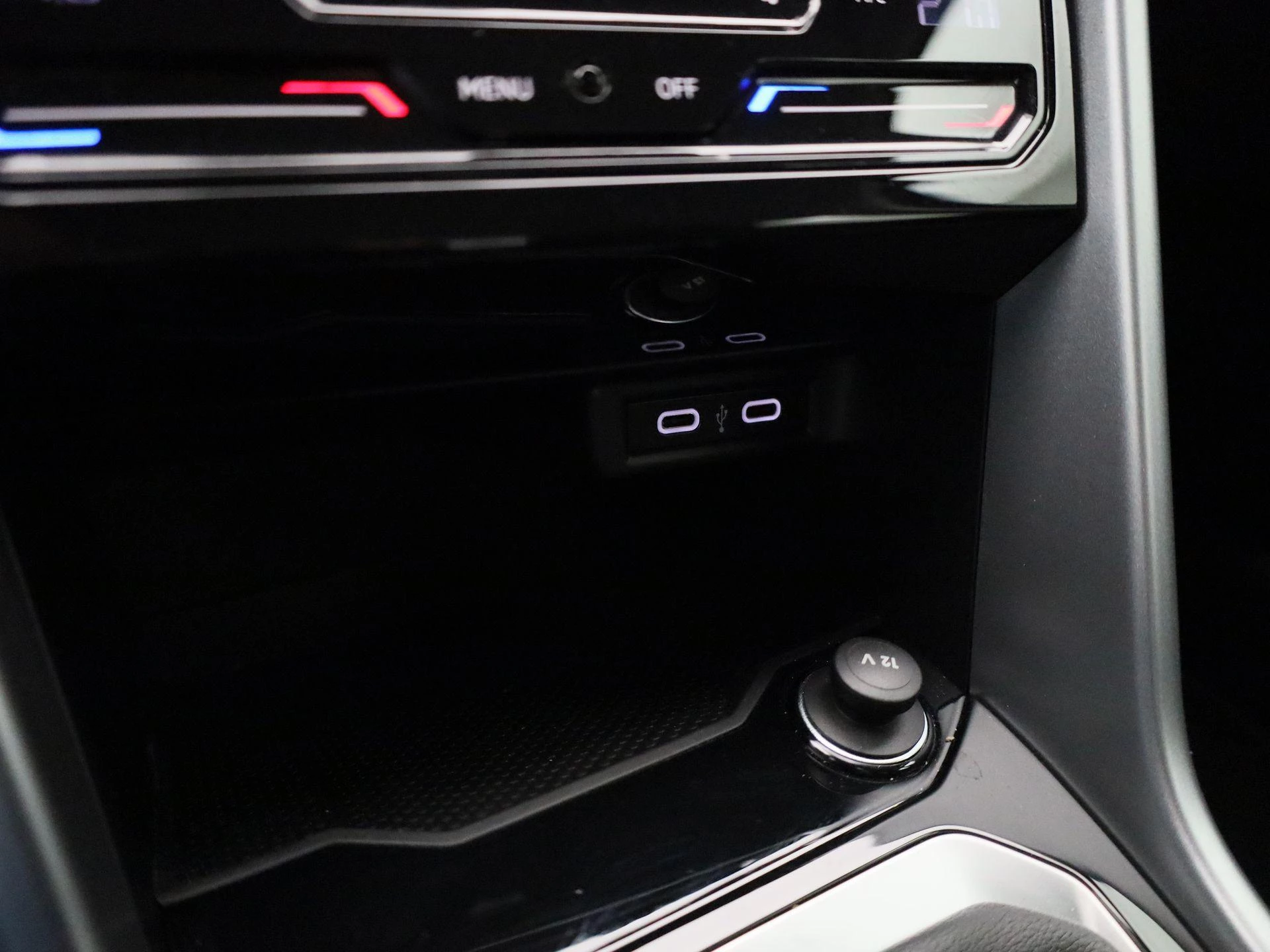 Volkswagen-T-Roc-image-27