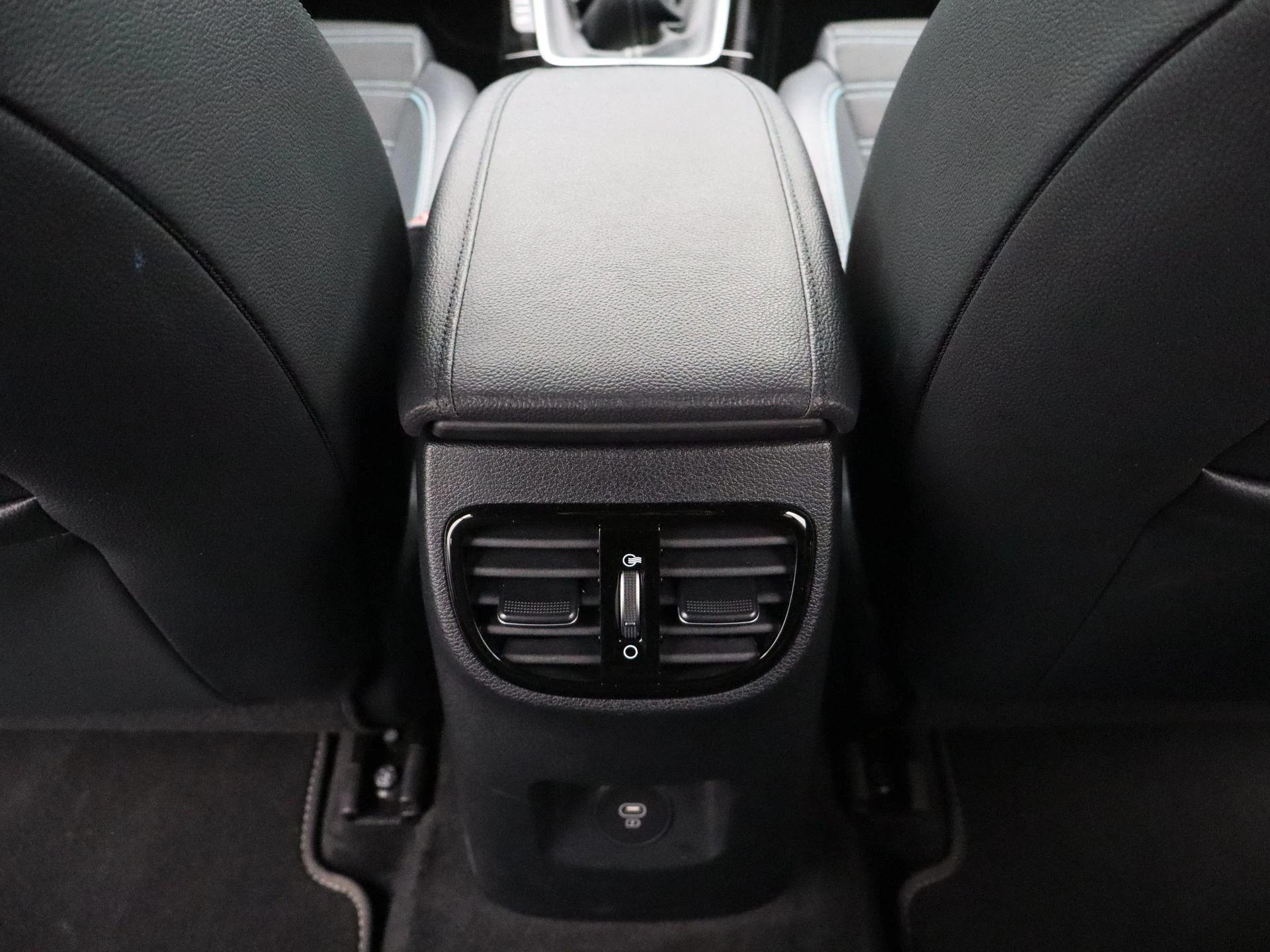 Kia-Ceed Sportswagon-image-37