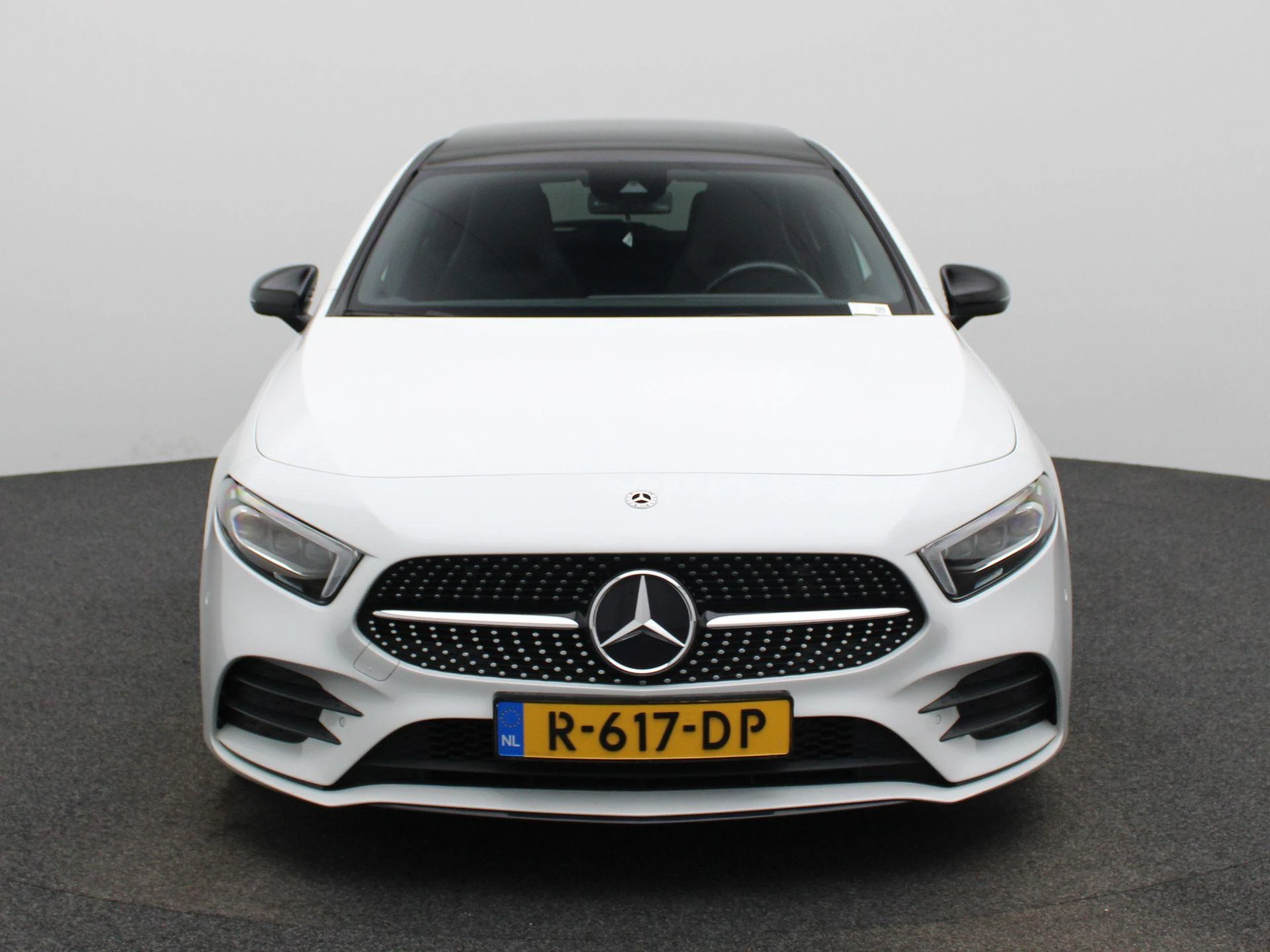 Mercedes-Benz-A-Klasse-image-2