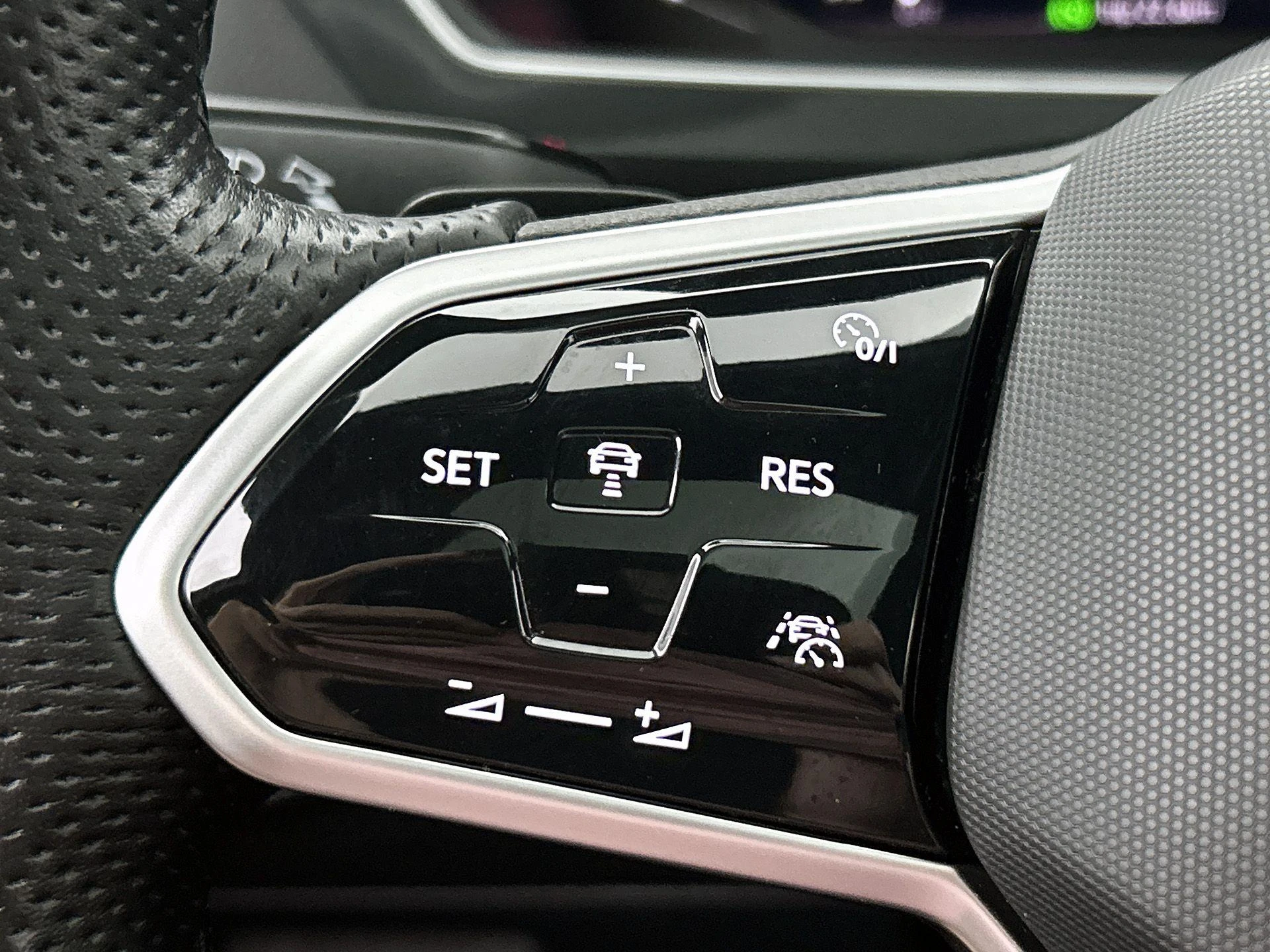 Volkswagen-Tiguan-image-5