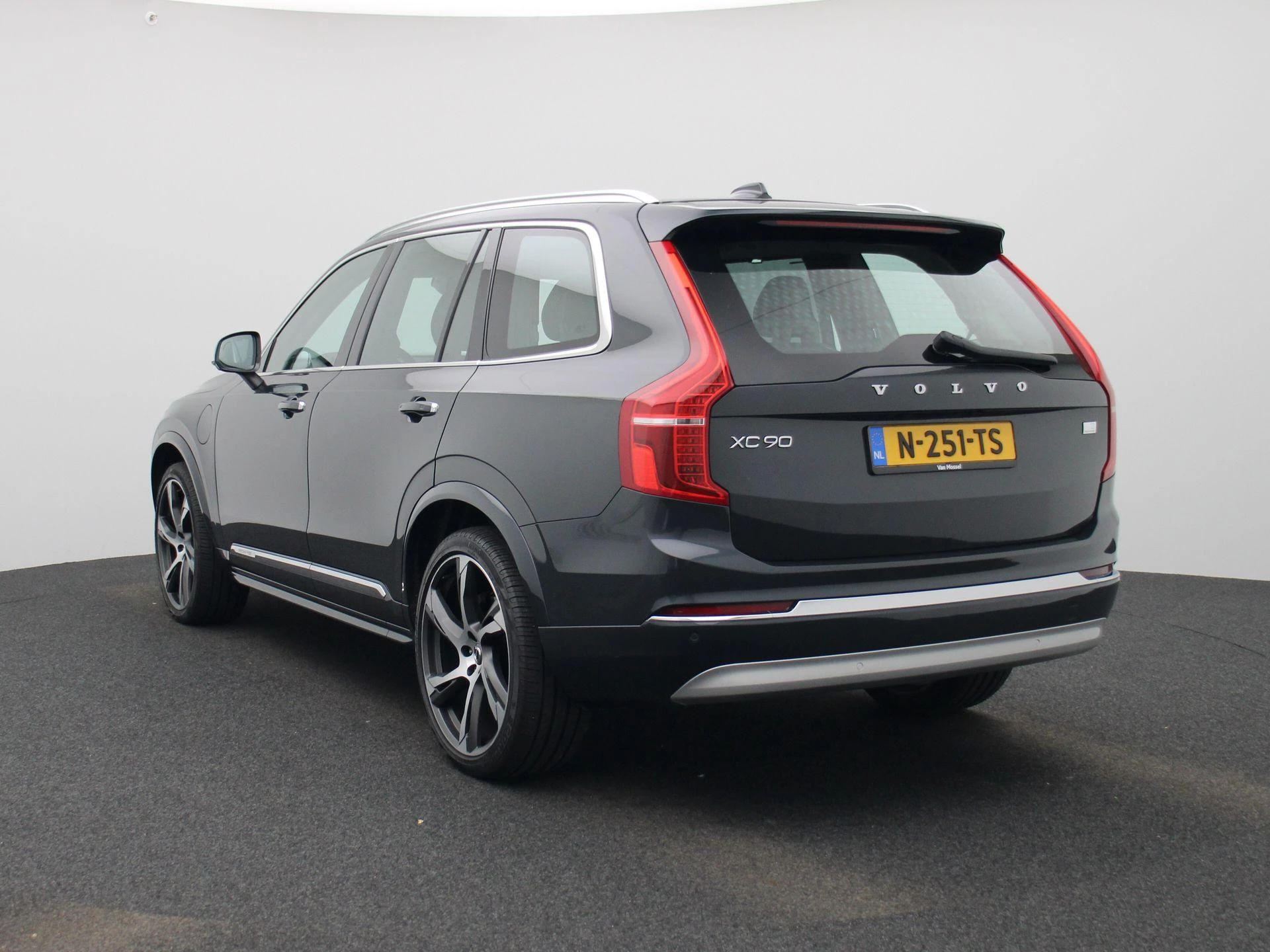 Volvo-XC90-image-3