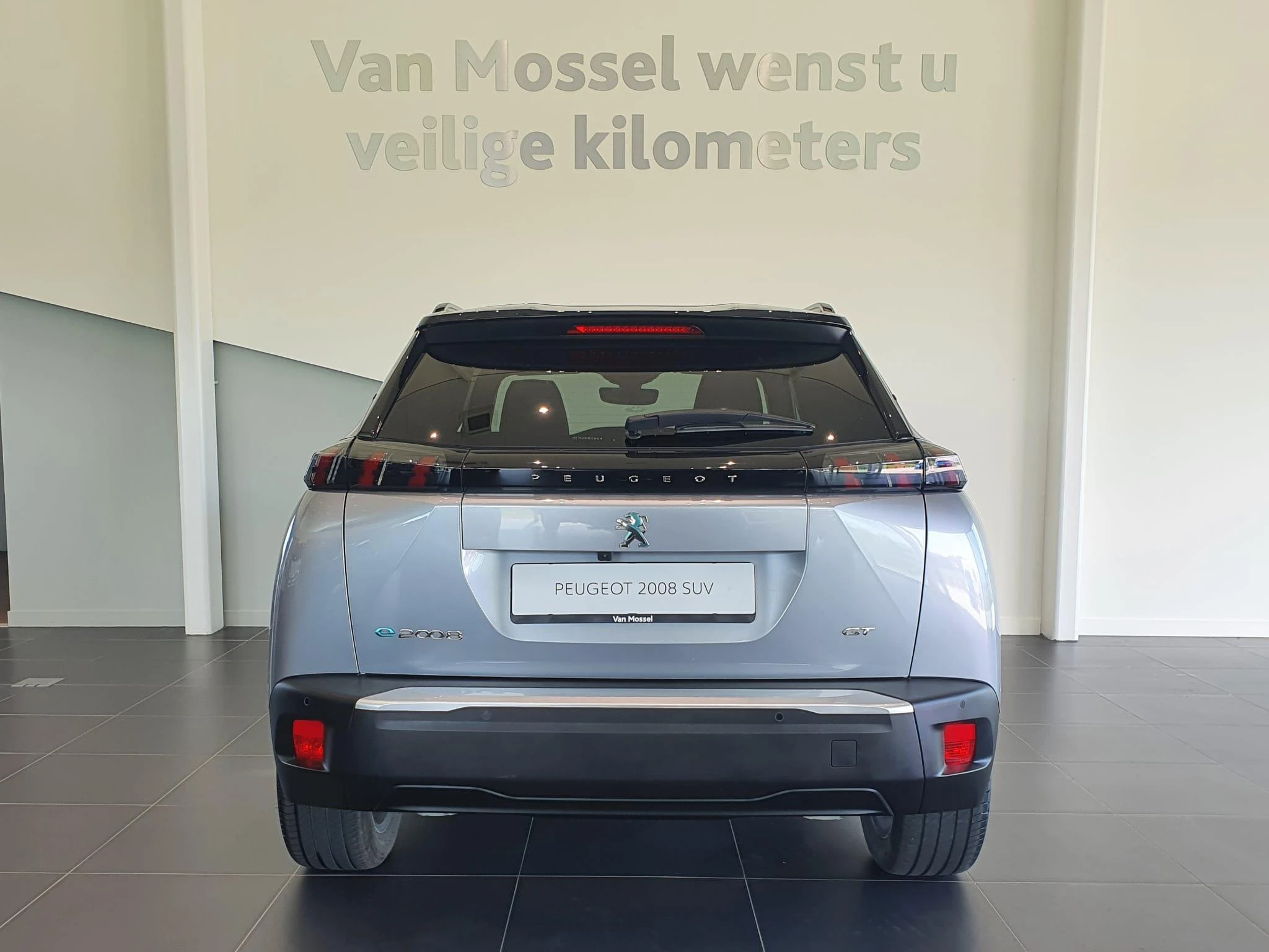 Peugeot-e-2008-image-6