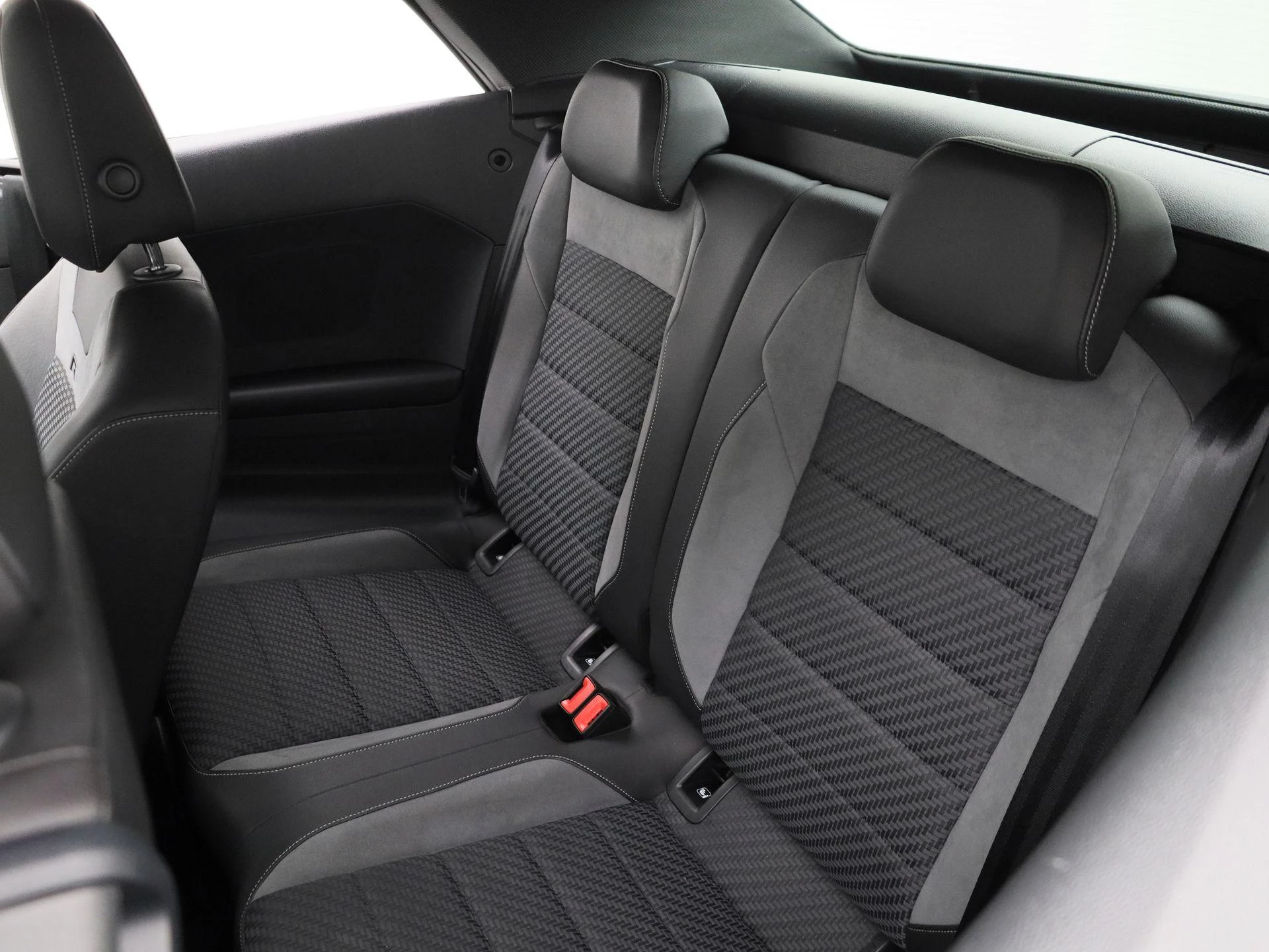Volkswagen-T-Roc-image-11