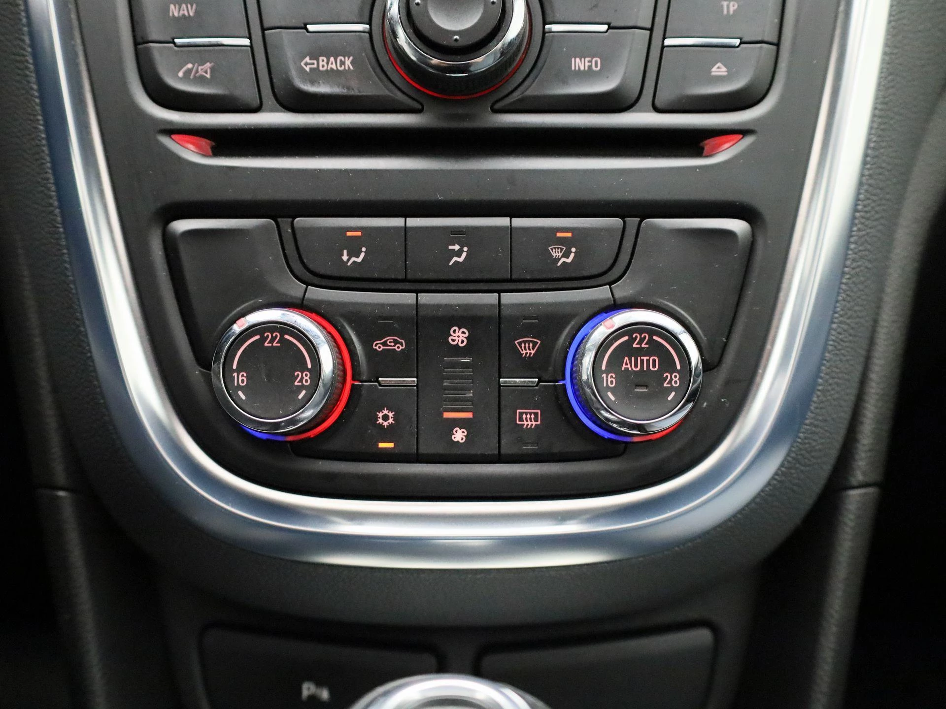 Opel-Mokka-image-17