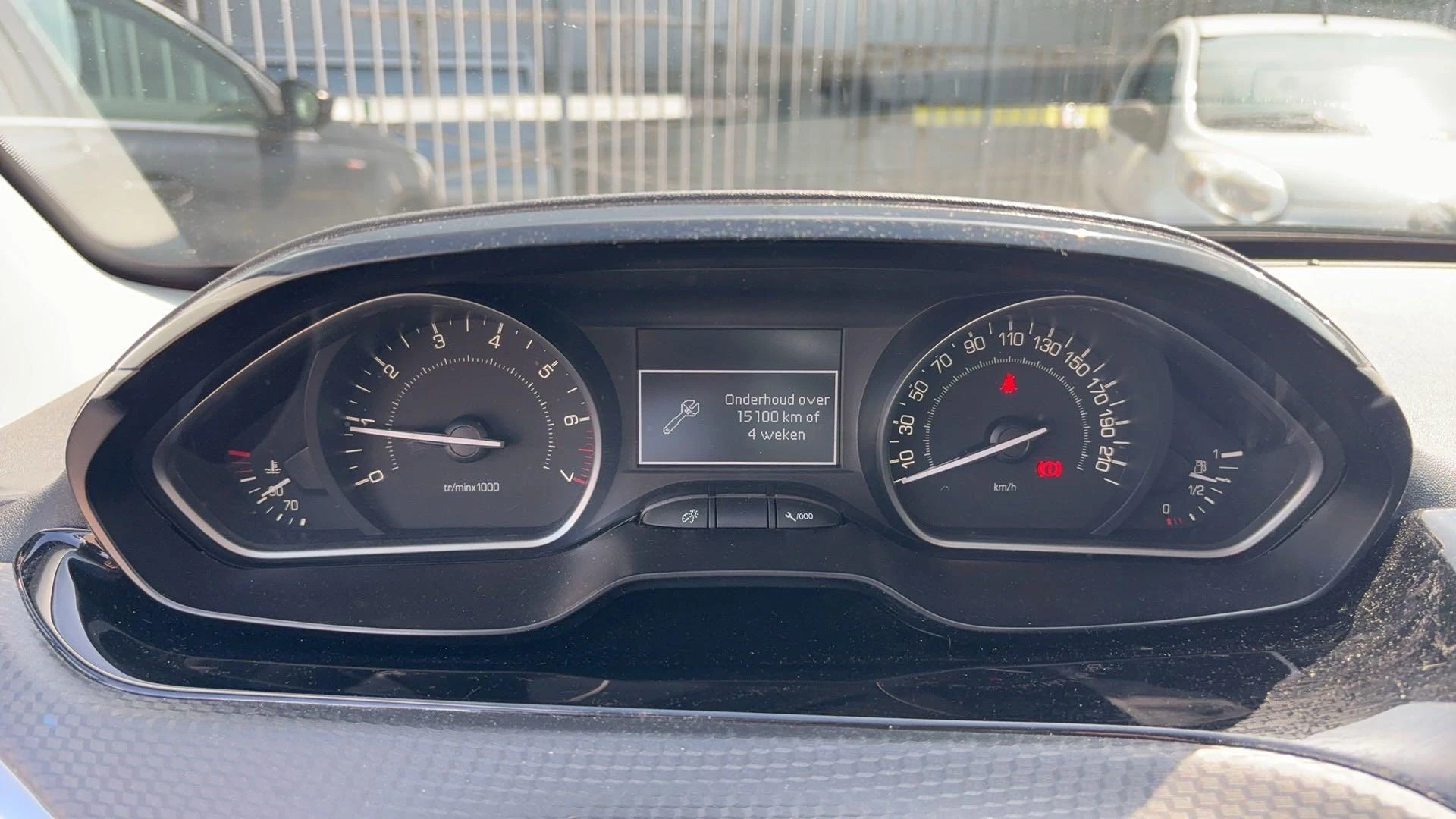 Peugeot-208-image-8
