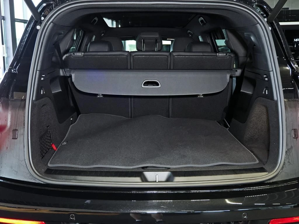 Mercedes-Benz-GLB 200-image-18