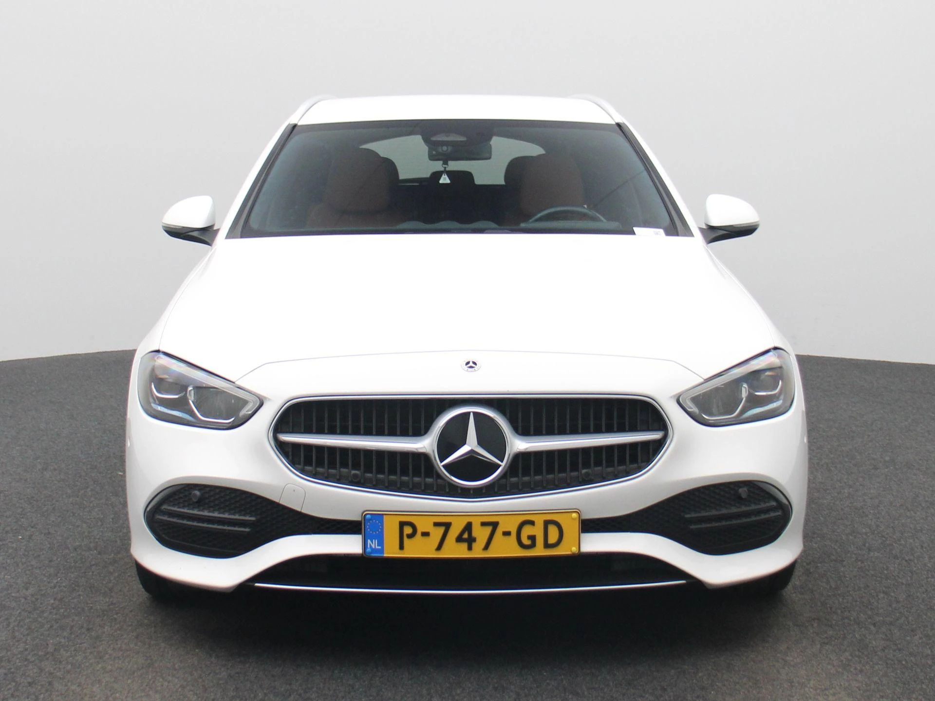 Mercedes-Benz-C-Klasse-image-2