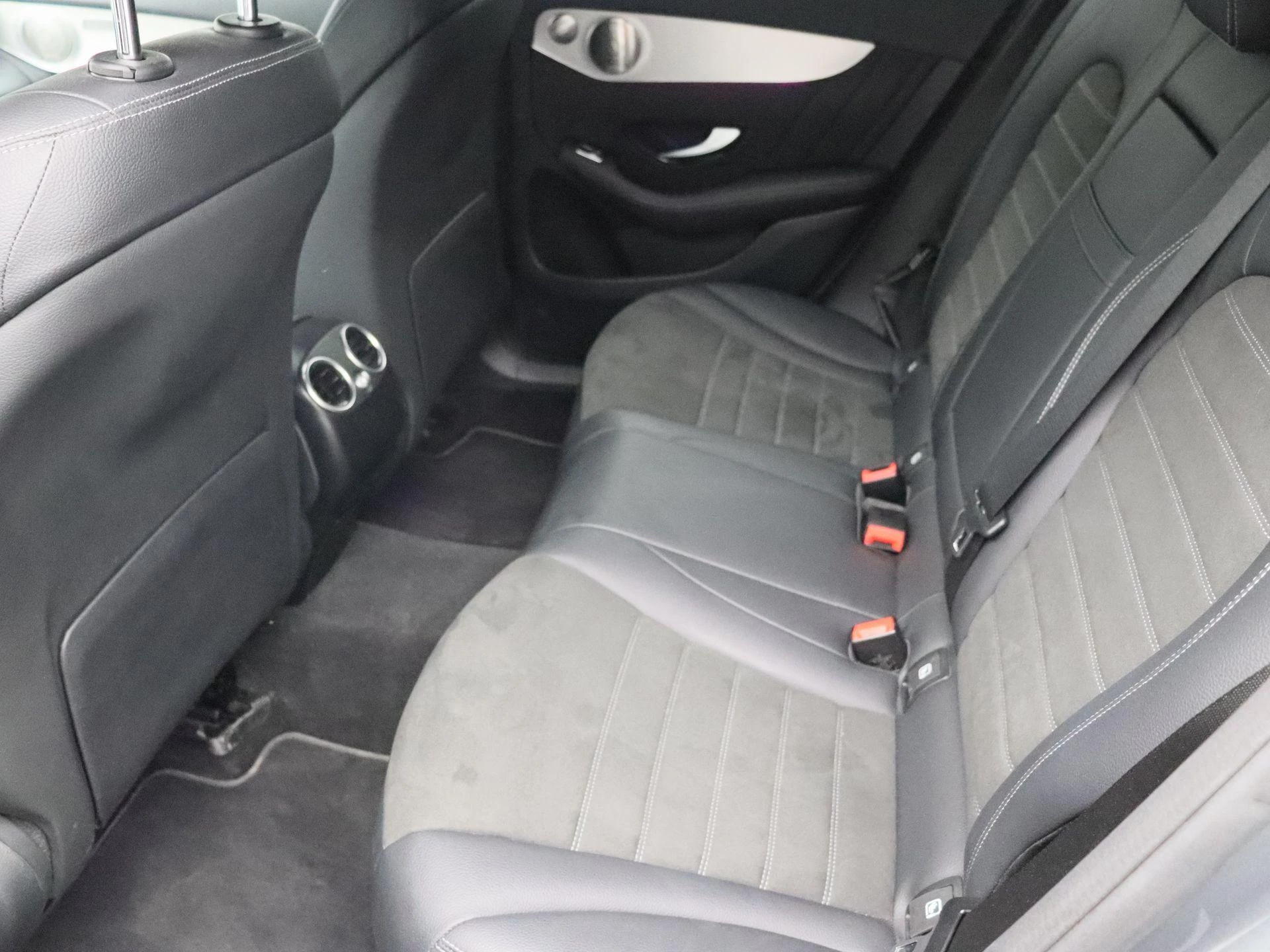 Mercedes-Benz GLC 300 de 4MATIC Coupé + AMG LINE + BURMESTER + CARPLAY +