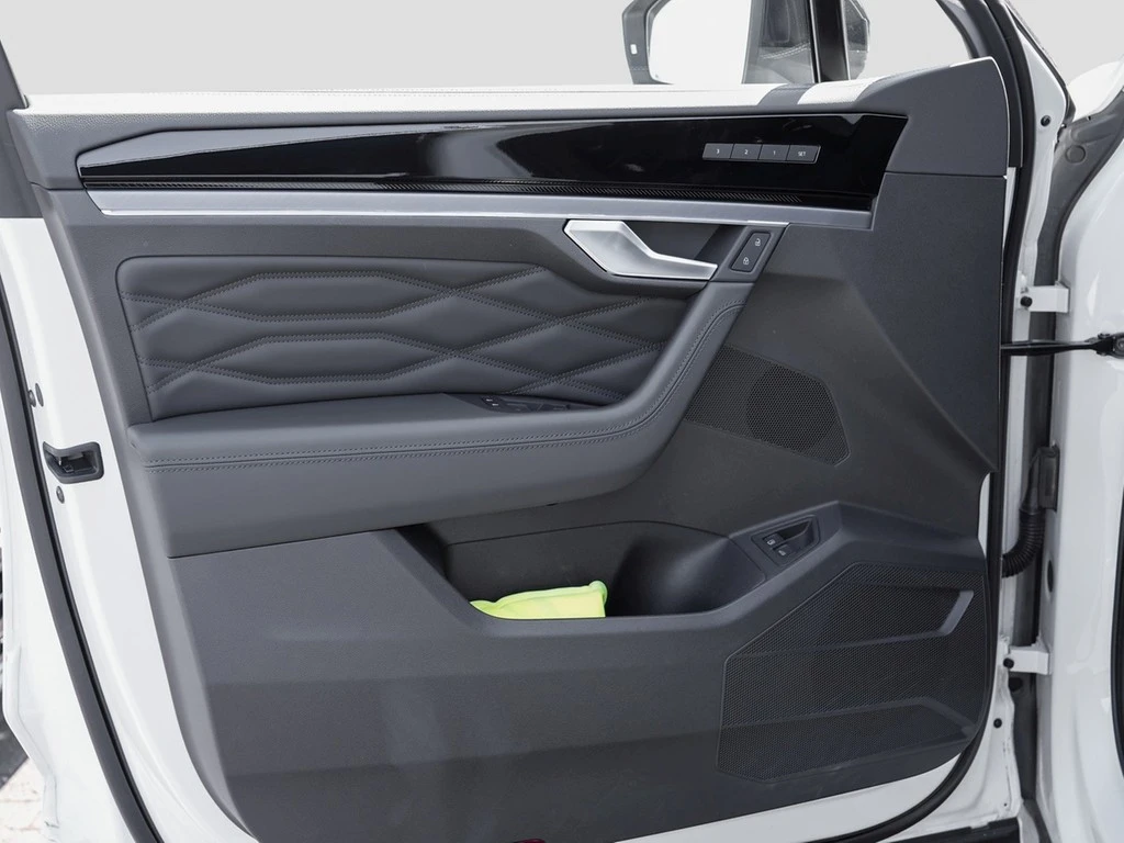 Volkswagen-Touareg-image-21