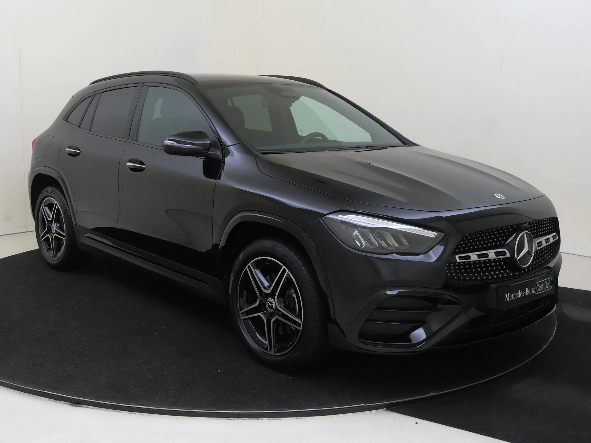 Mercedes-Benz-GLA-image-1