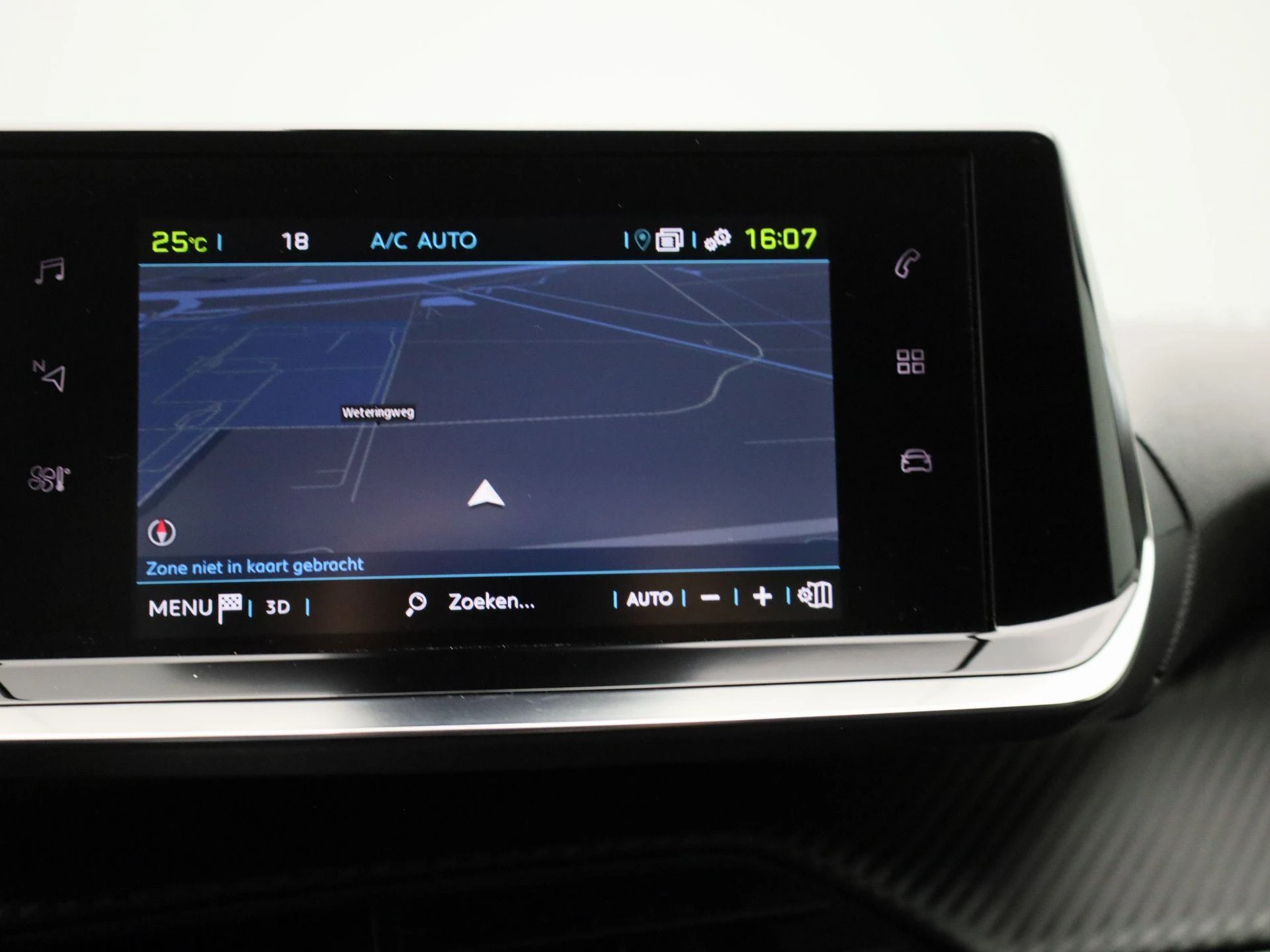 Peugeot-e-2008-image-22