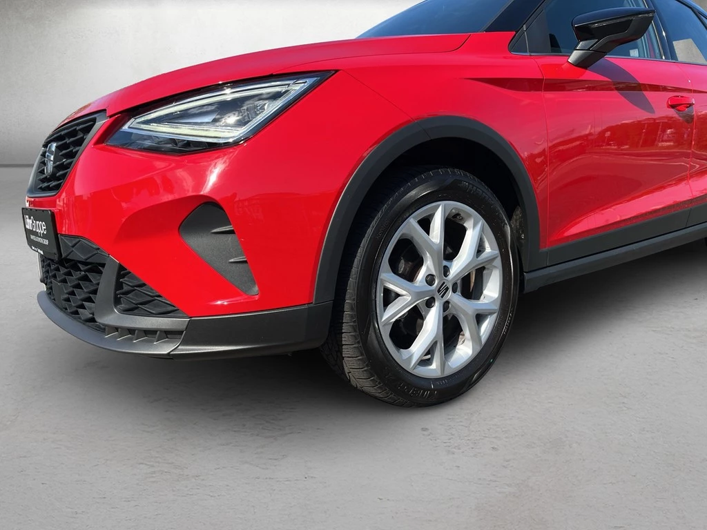 SEAT-Arona-image-3