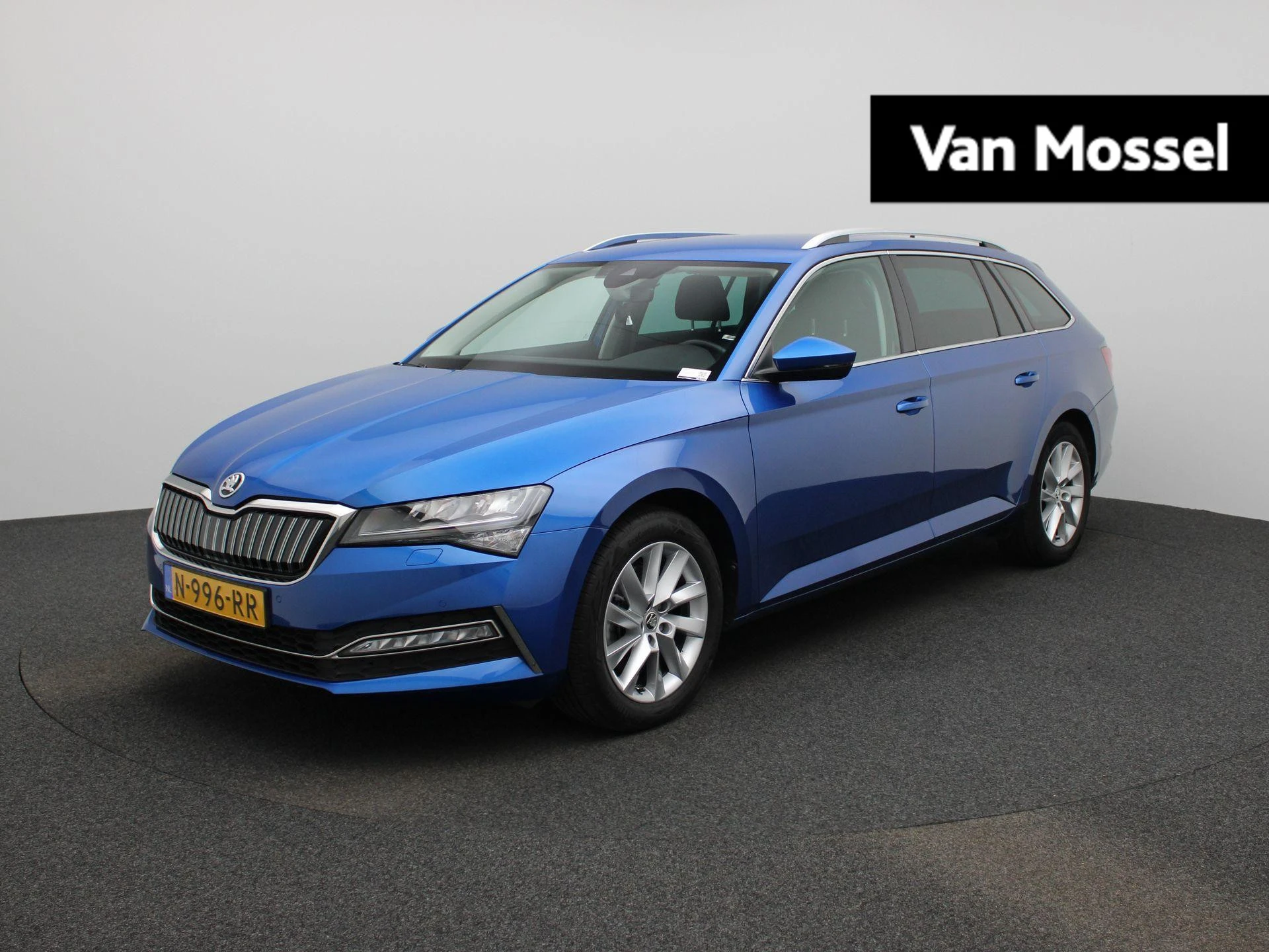 Škoda-Superb-image-0
