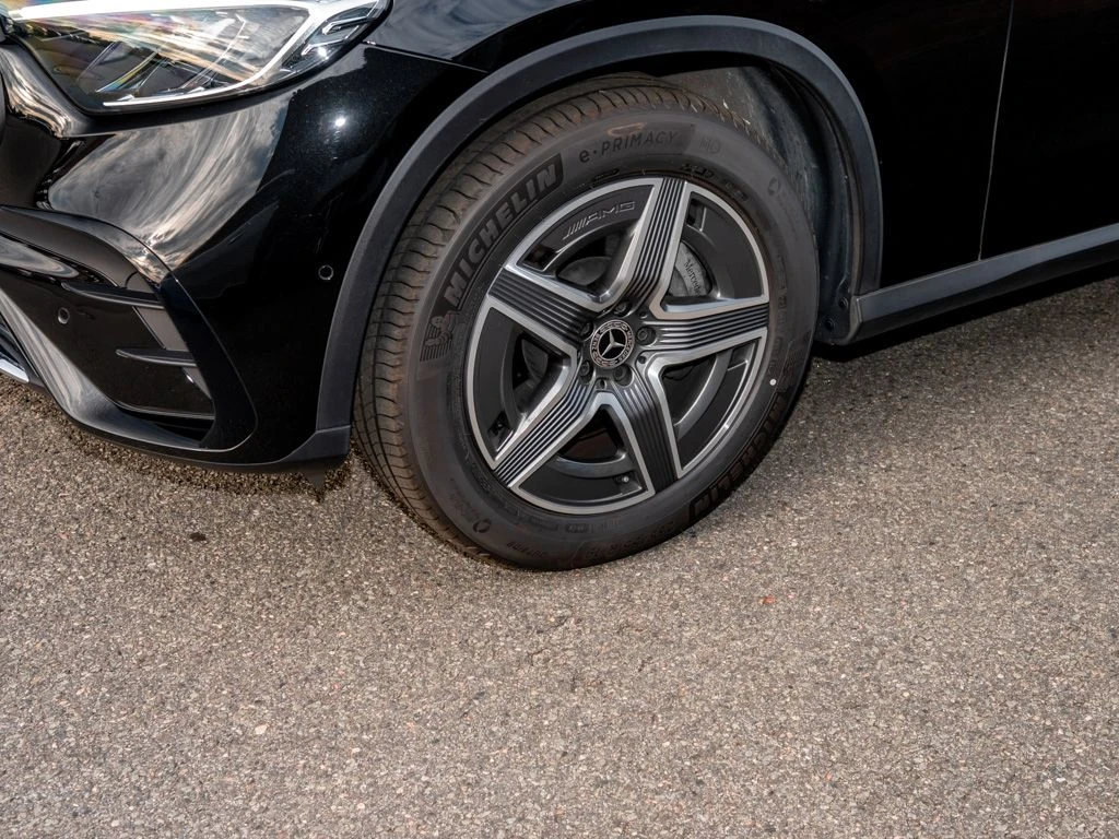 Mercedes-Benz-GLC 300 d-image-6