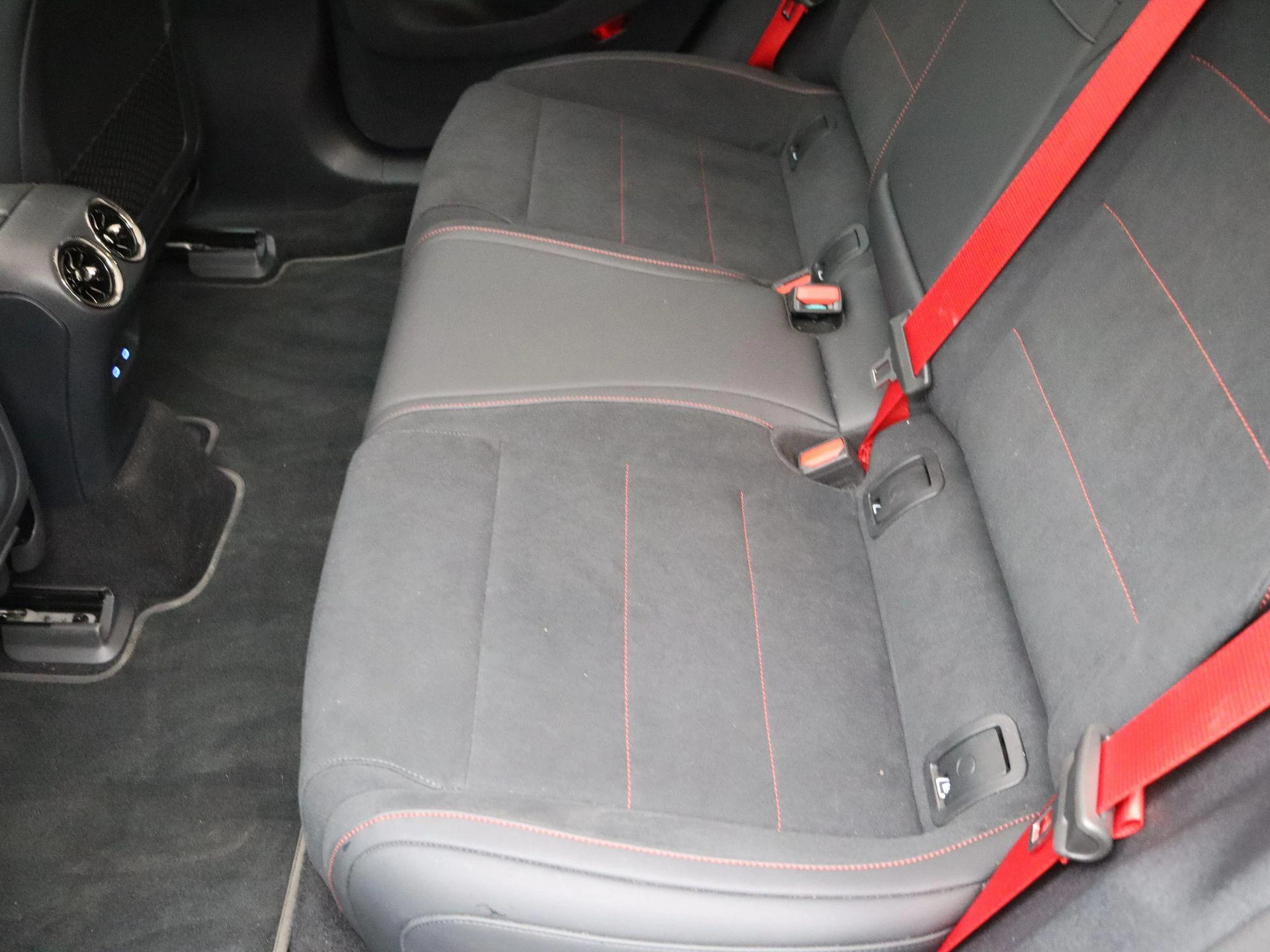 Mercedes-Benz-CLA-image-17