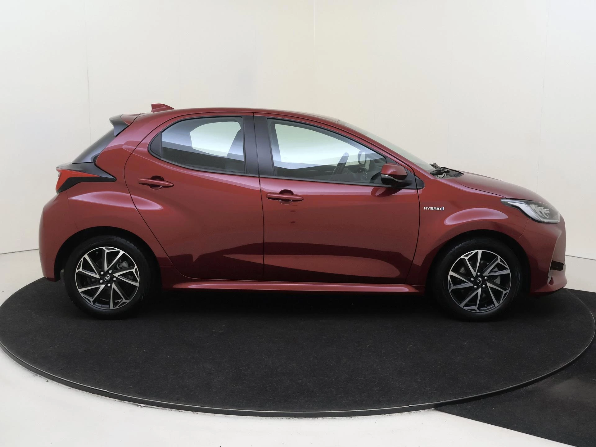 Toyota-Yaris-image-8