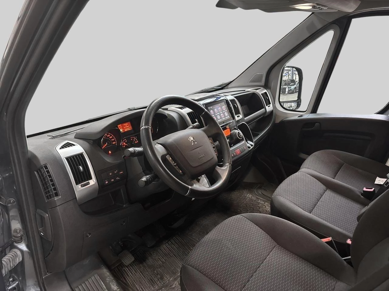 Peugeot-Boxer-image-8