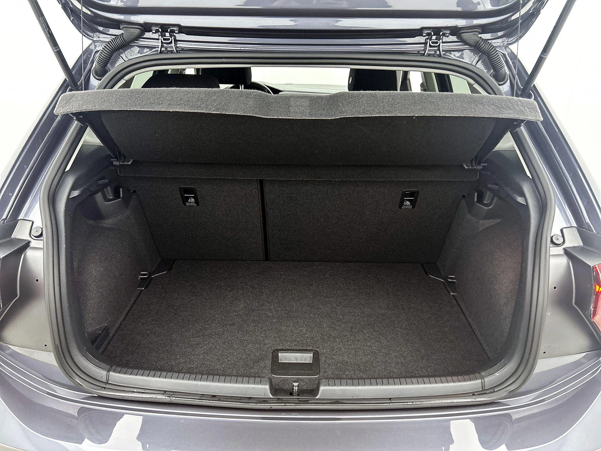 Volkswagen-Polo-image-18