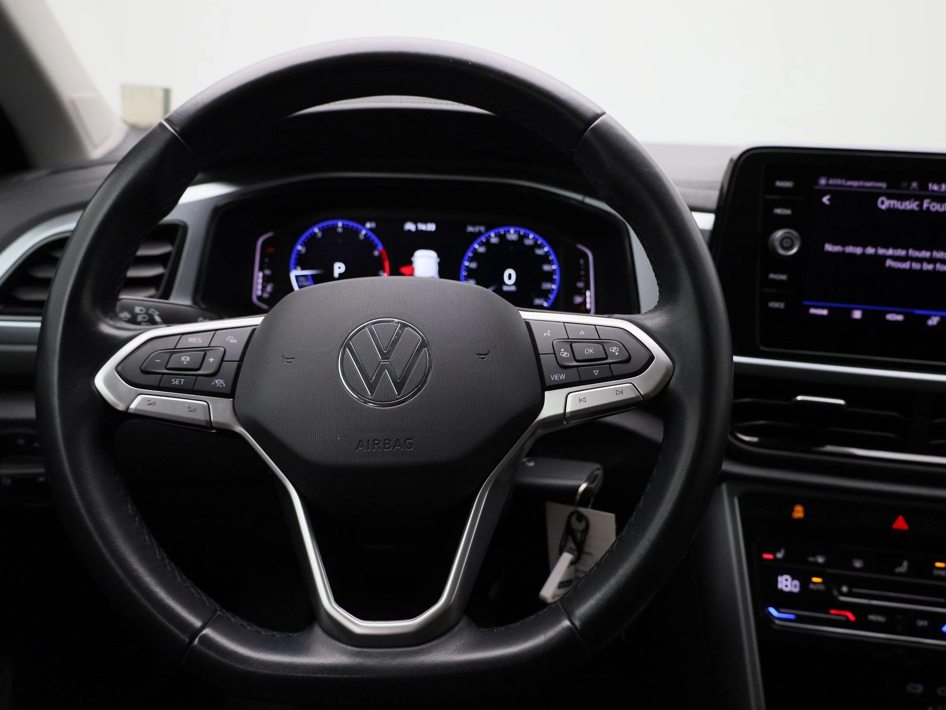 Volkswagen-T-Roc-image-6