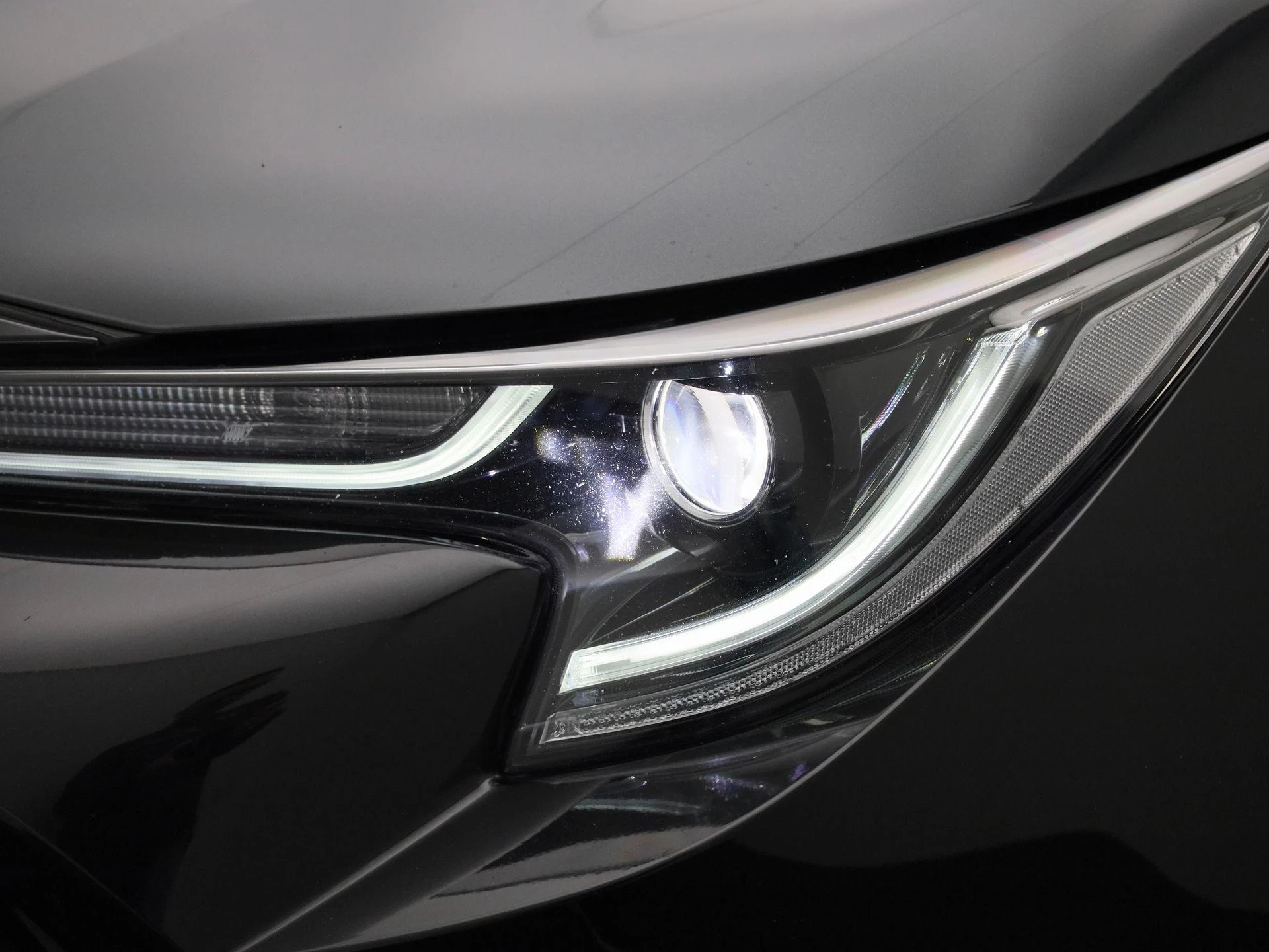 Toyota-Corolla Touring Sports-image-14