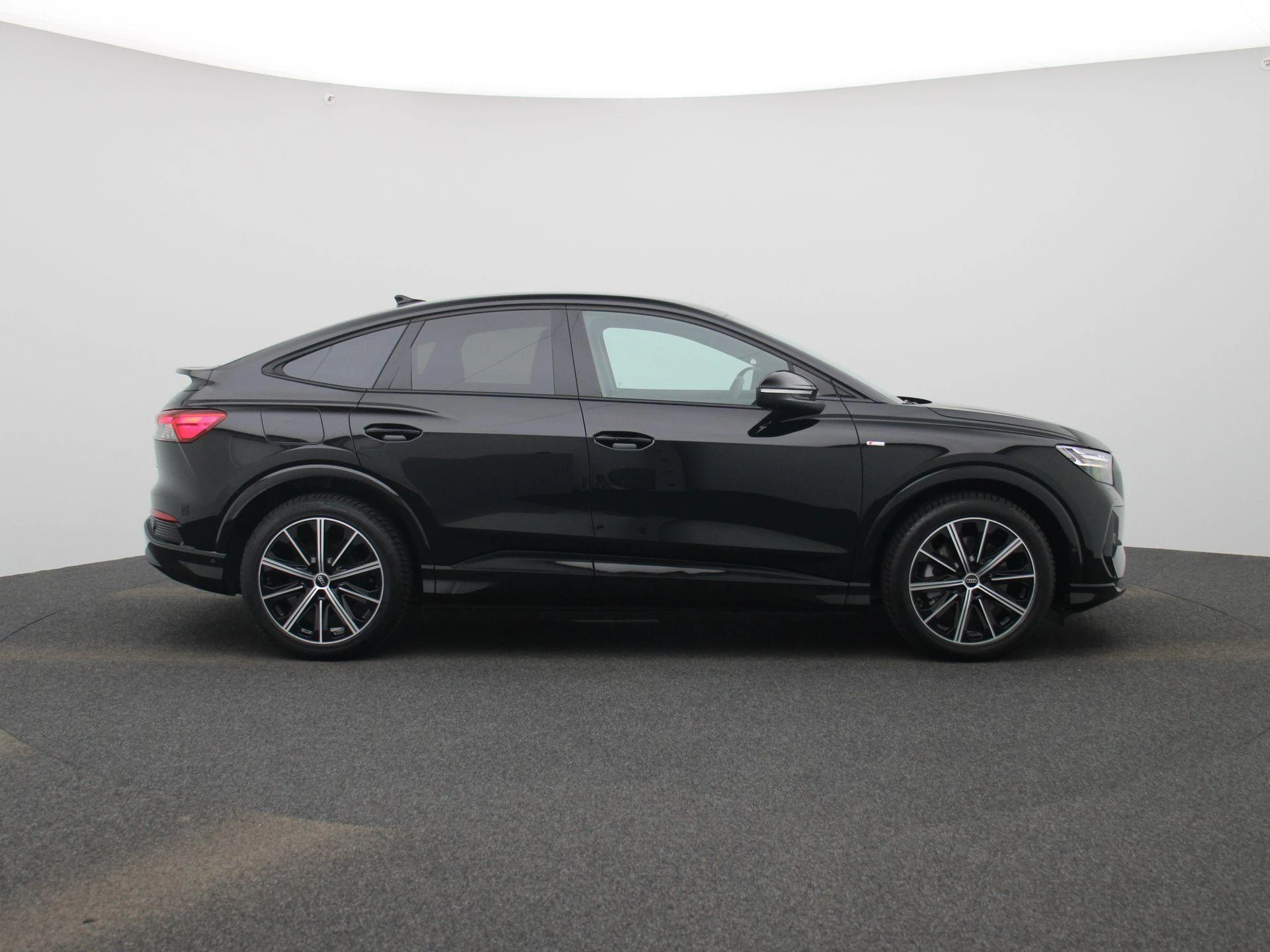 Audi-Q4 Sportback e-tron-image-5