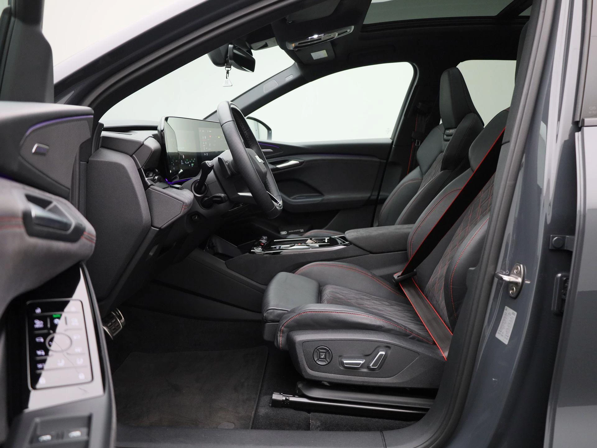 Audi-Q6 e-tron-image-10