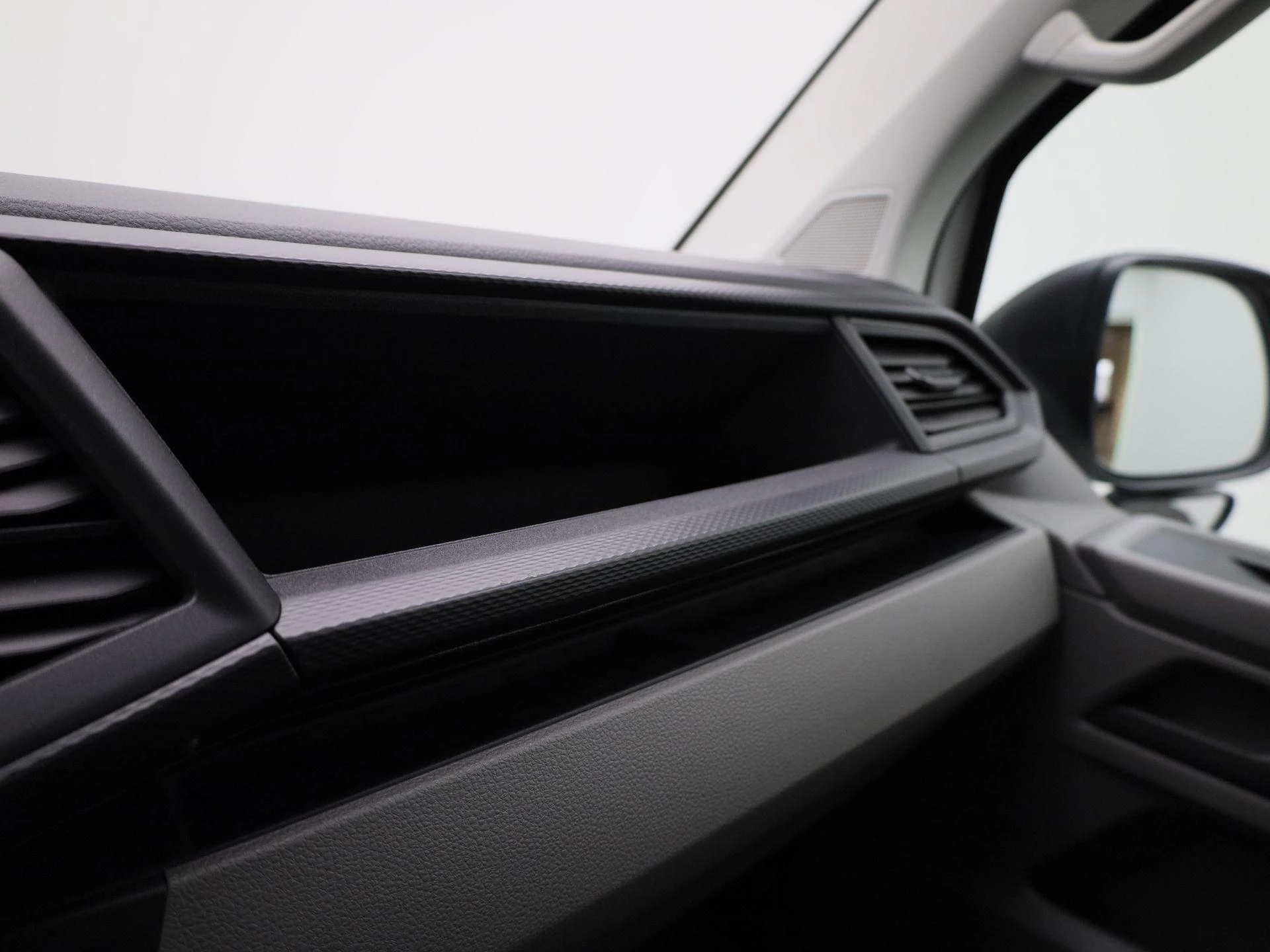 Volkswagen Transporter 2.0 TDI L2H1 150PK