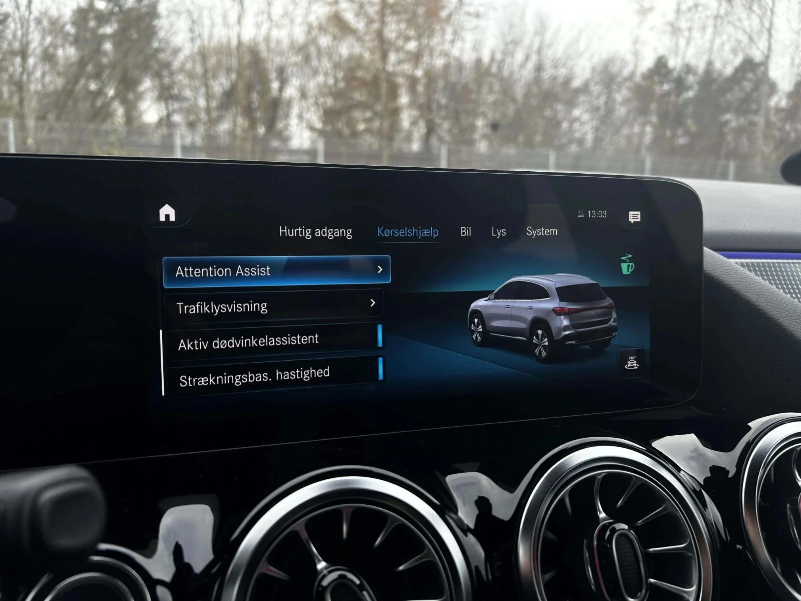 Mercedes-Benz-EQA-image-18