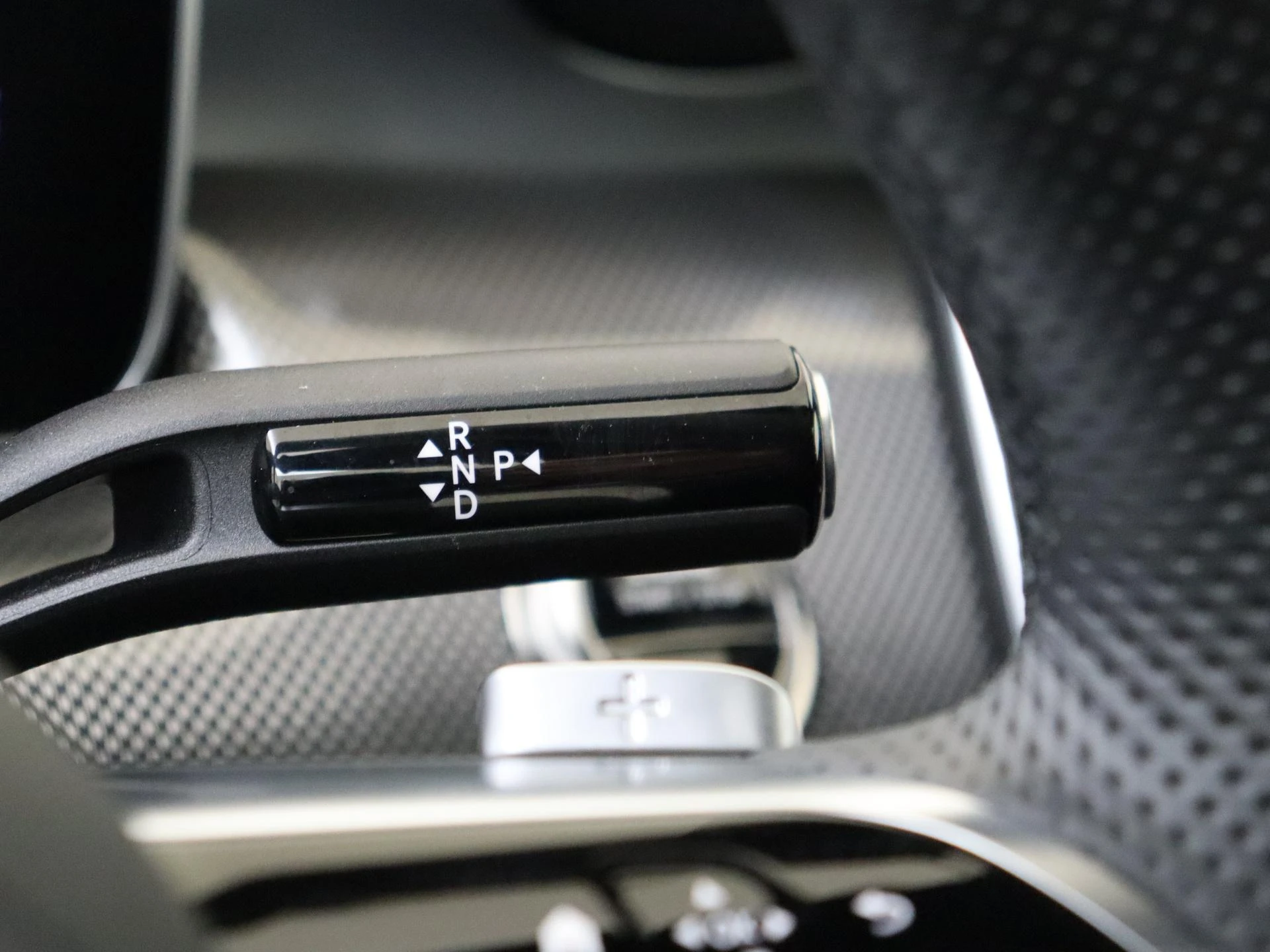 Mercedes-Benz-C-Klasse-image-13