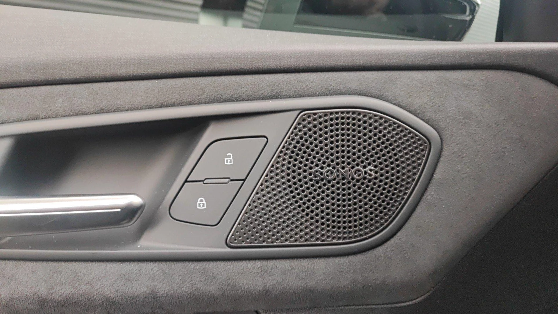 Audi-Q3-image-11