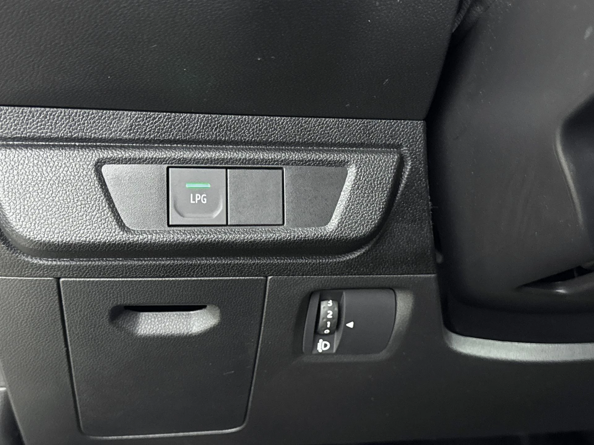 Dacia-Sandero Stepway-image-24