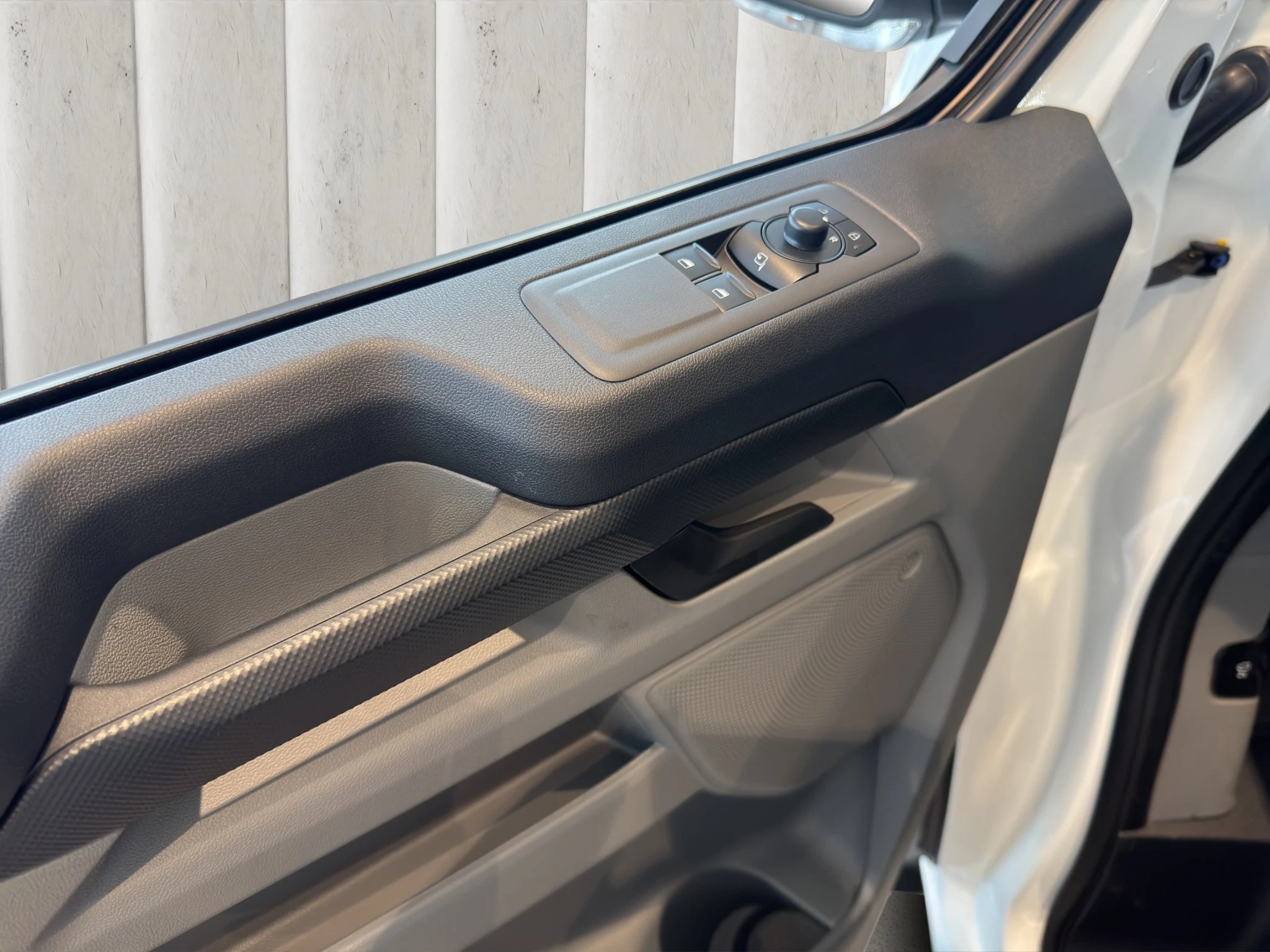 Ford-Transit Custom-image-12
