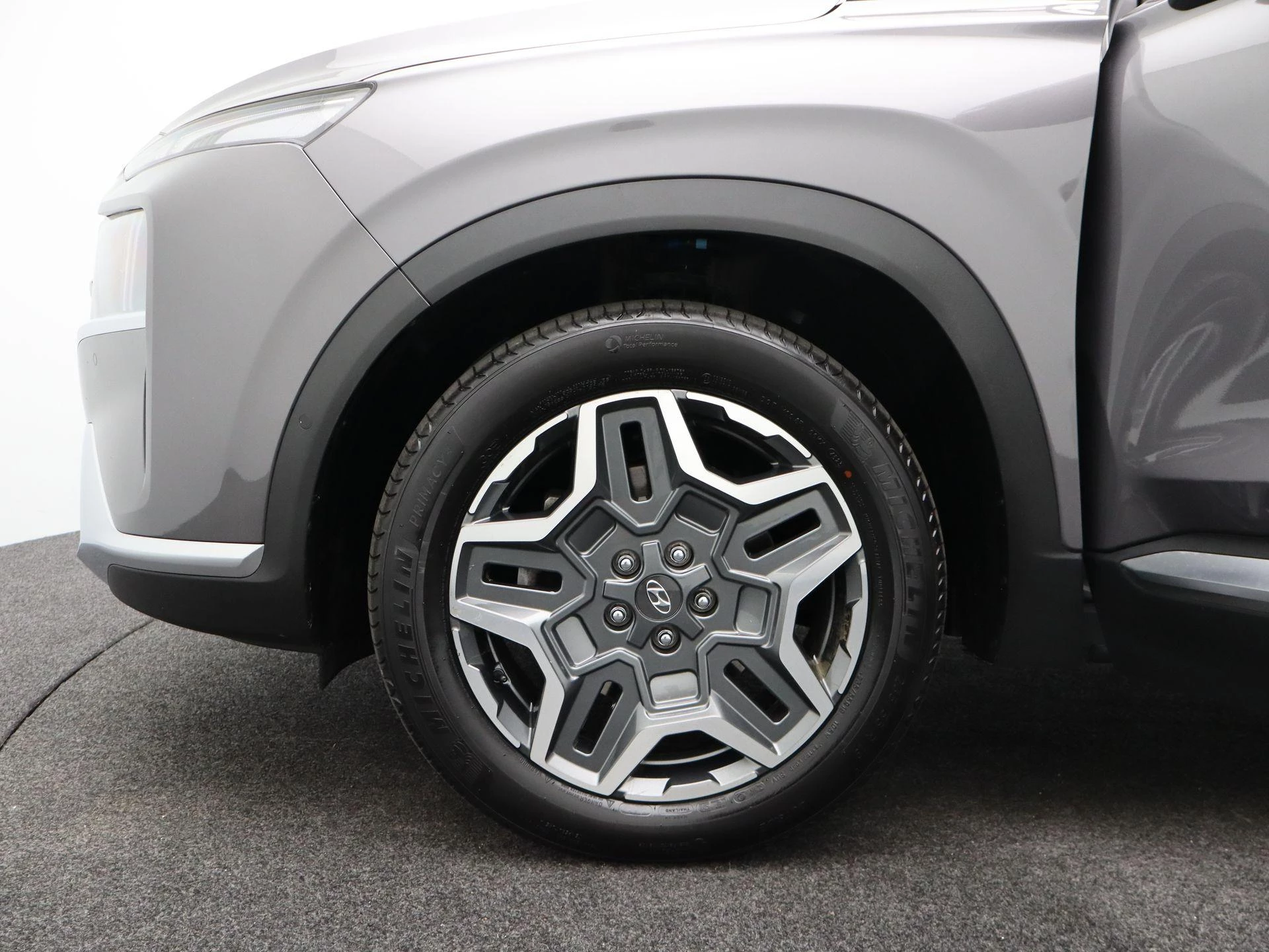 Hyundai-Santa Fe-image-16