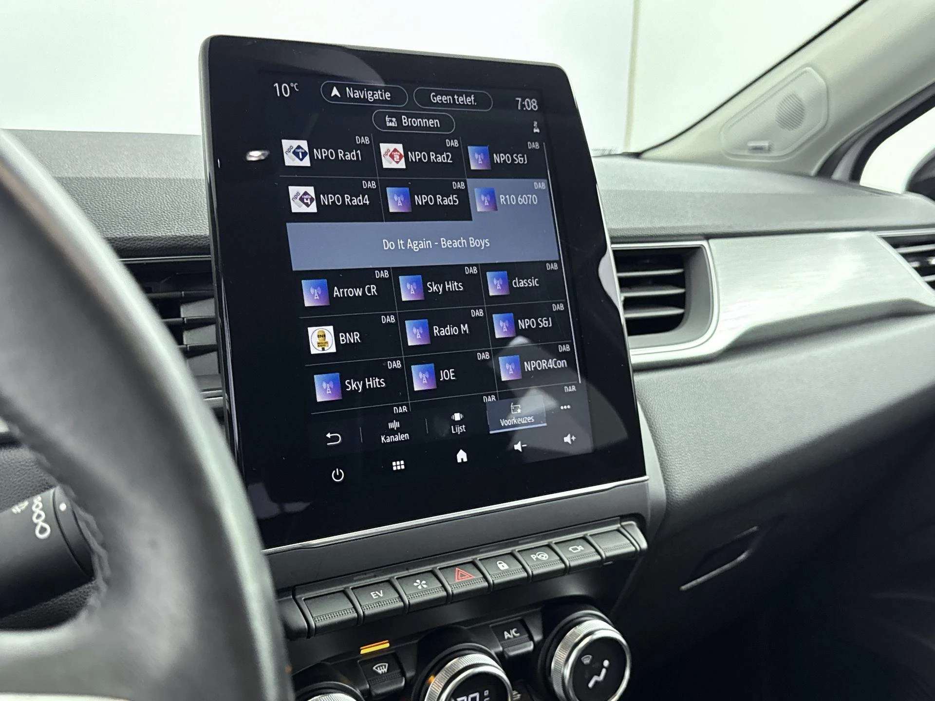 Renault-Captur-image-5