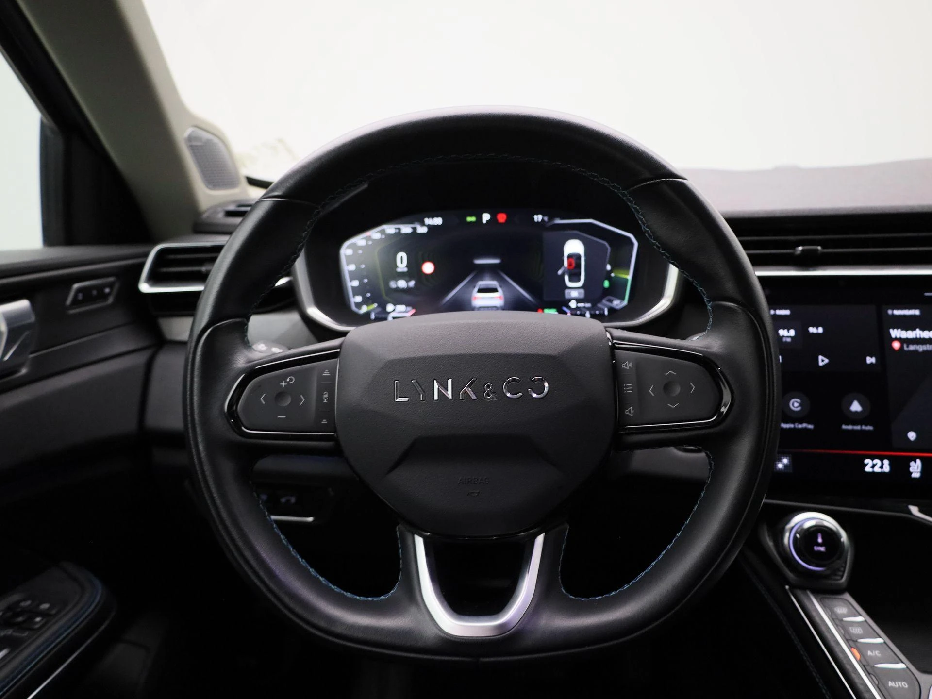 Lynk & Co-01-image-6