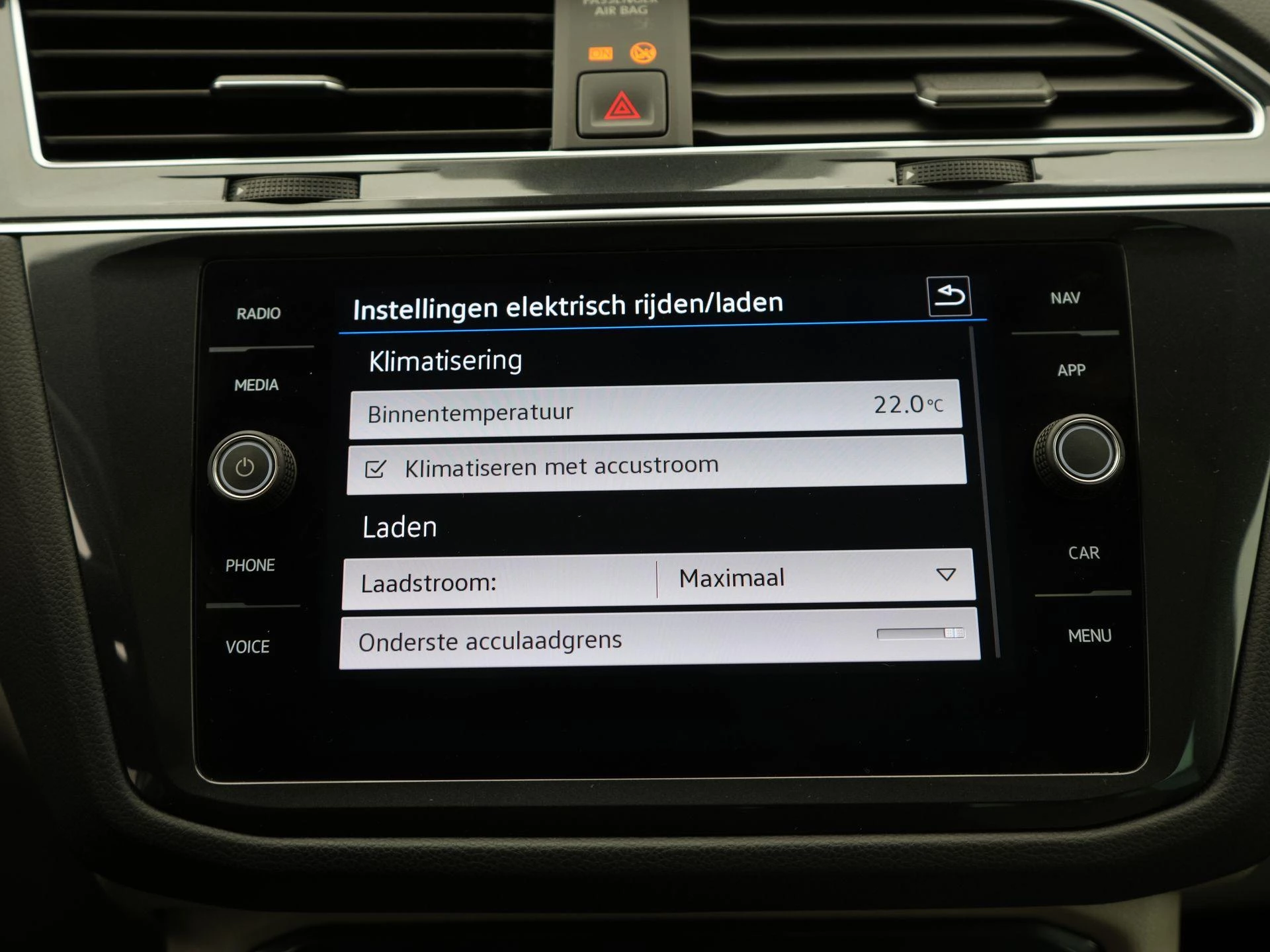 Volkswagen-Tiguan-image-17