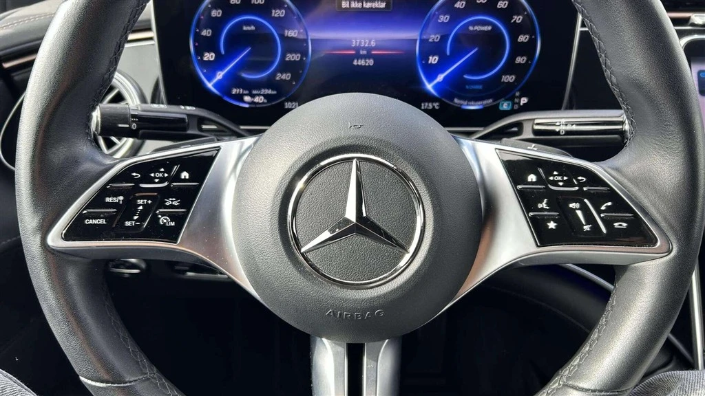 Mercedes-Benz-EQE-image-11