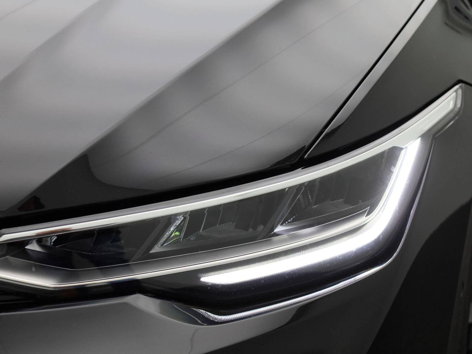 Volkswagen-Golf-image-12