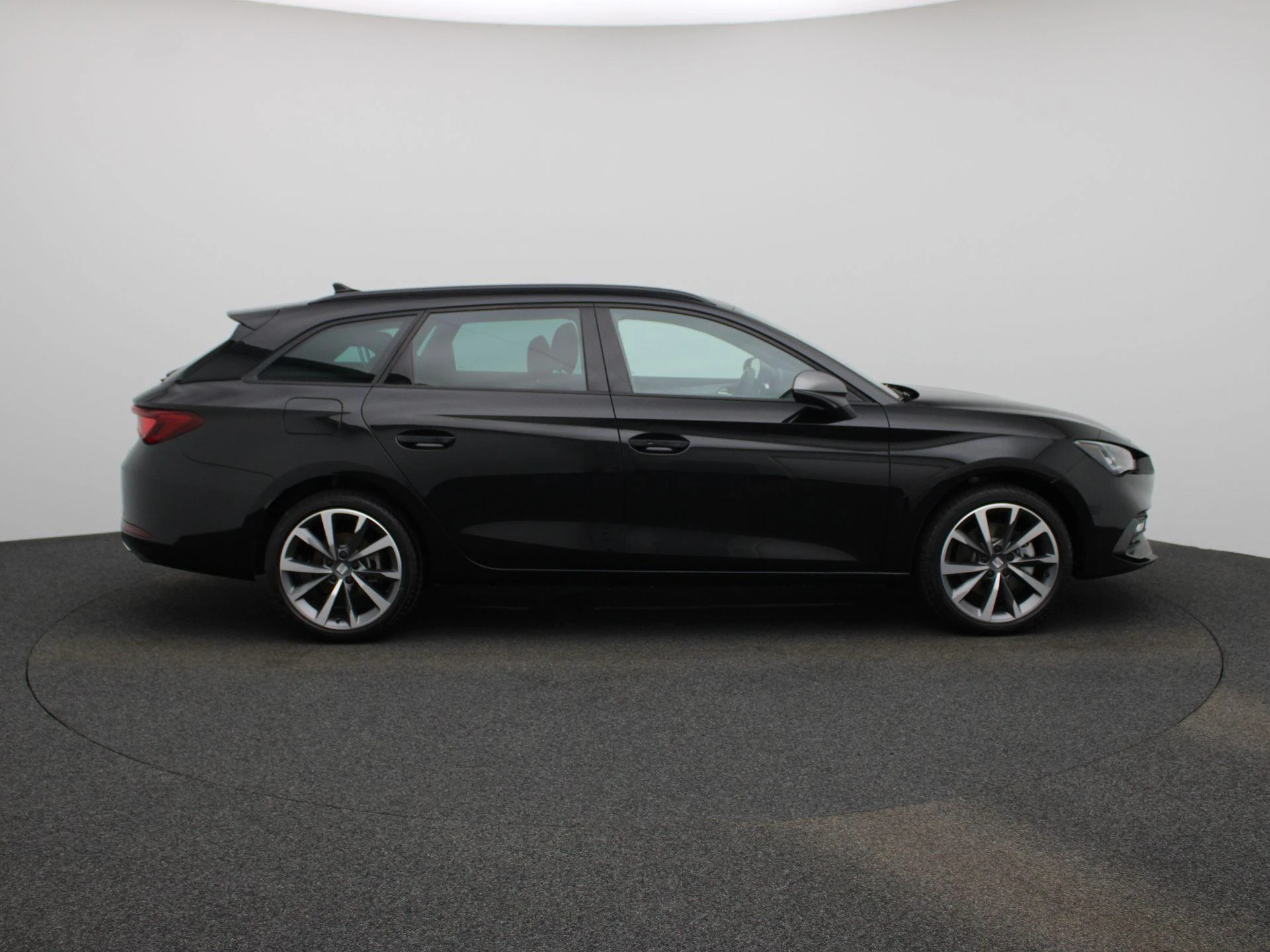 SEAT Leon Sportstourer 1.5 TSI e-Hybrid FR Business