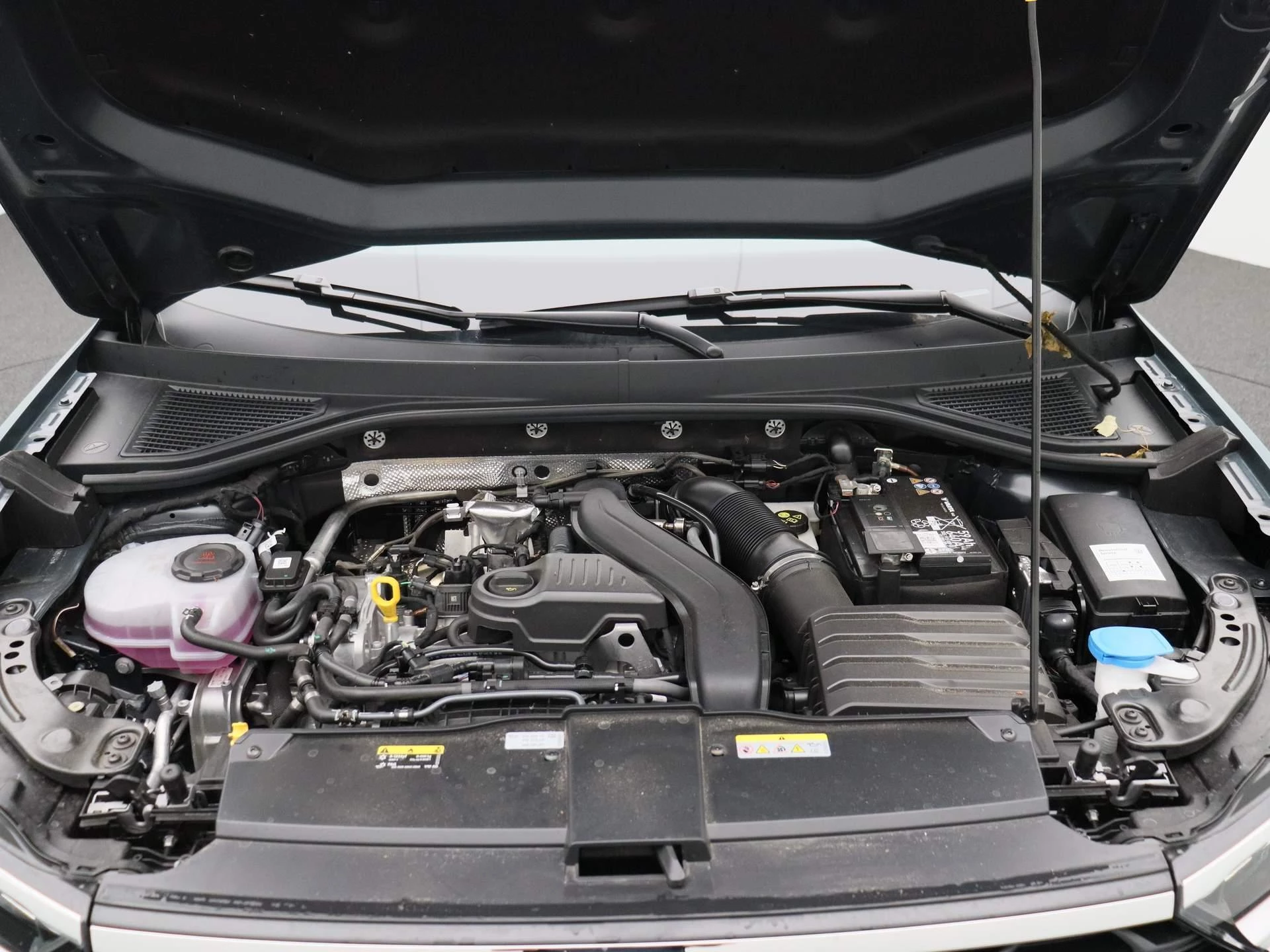 Volkswagen-T-Roc-image-32