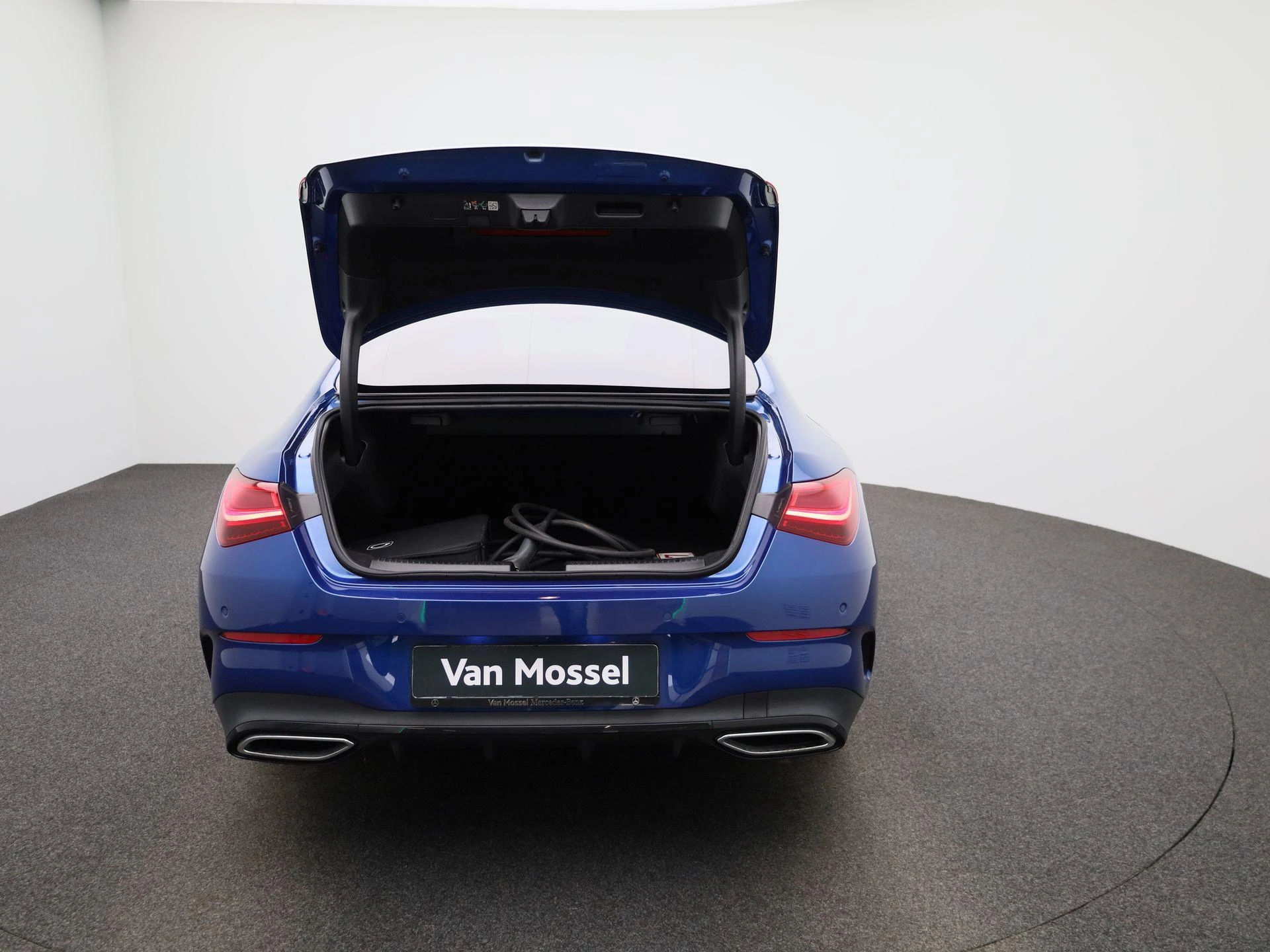 Mercedes-Benz-CLA-image-10