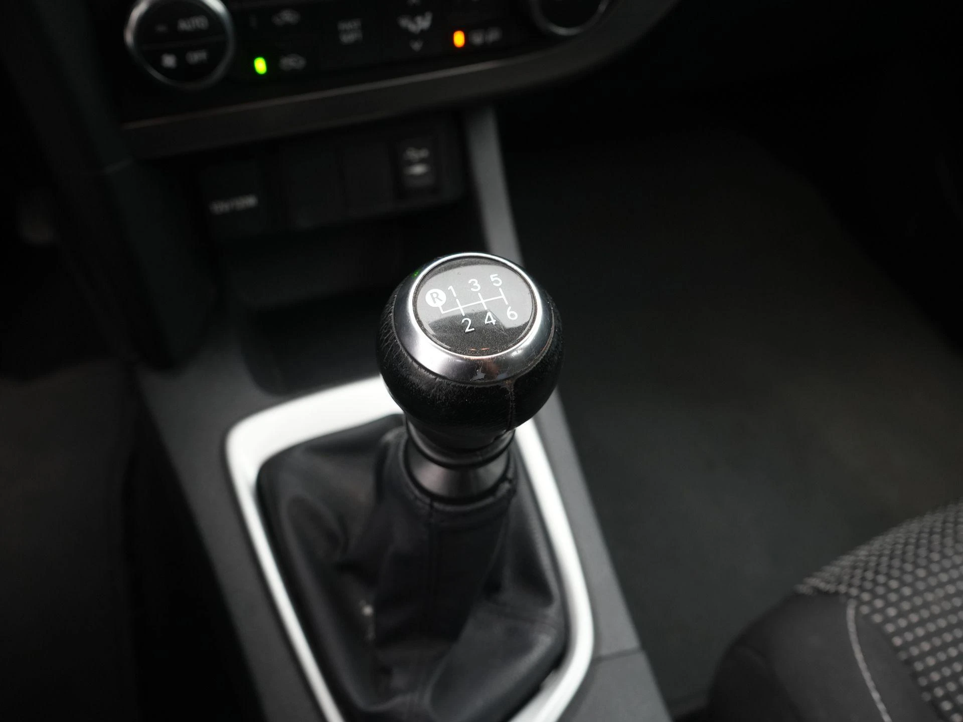 Toyota-Auris-image-16