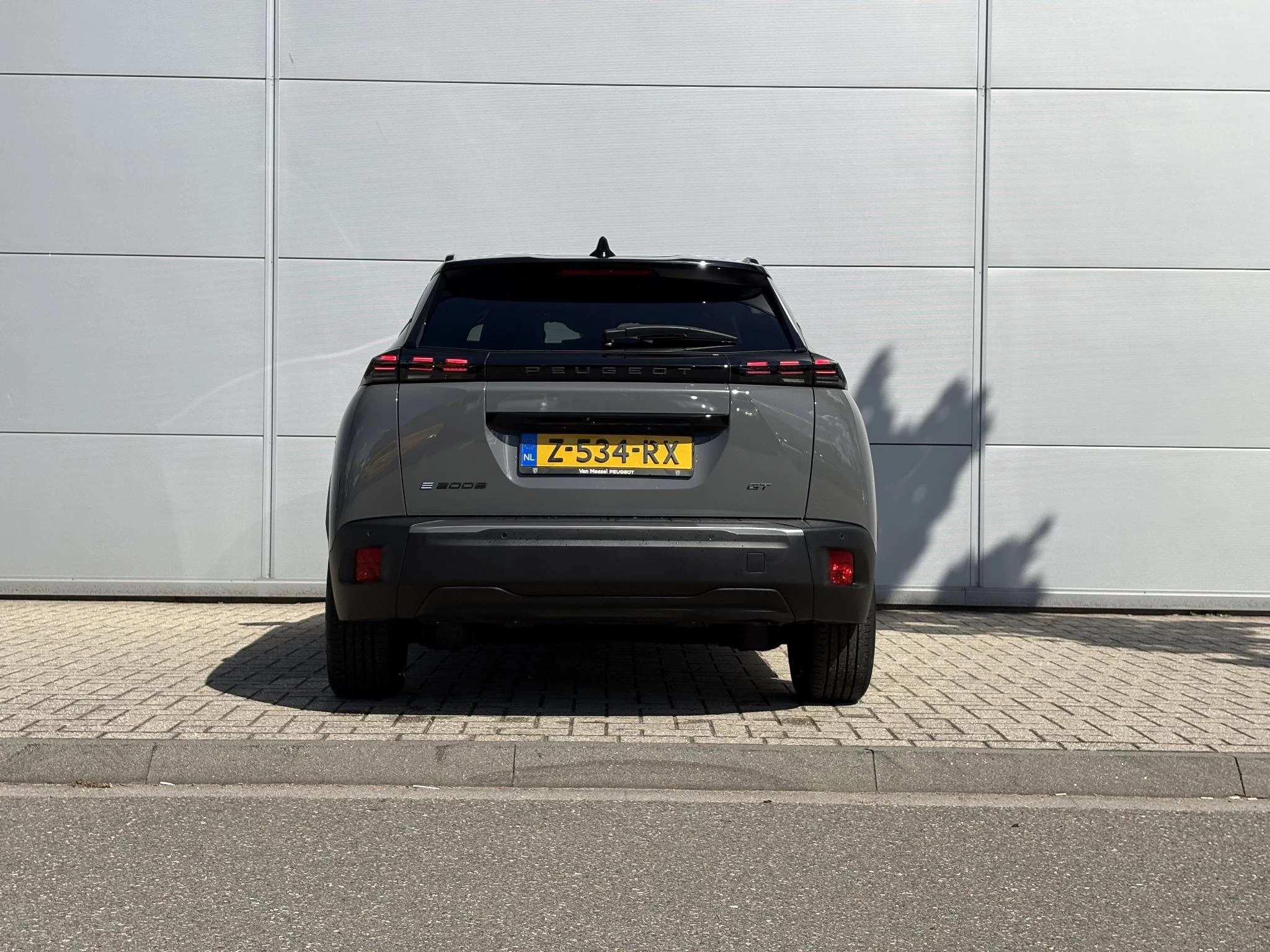 Peugeot e-2008